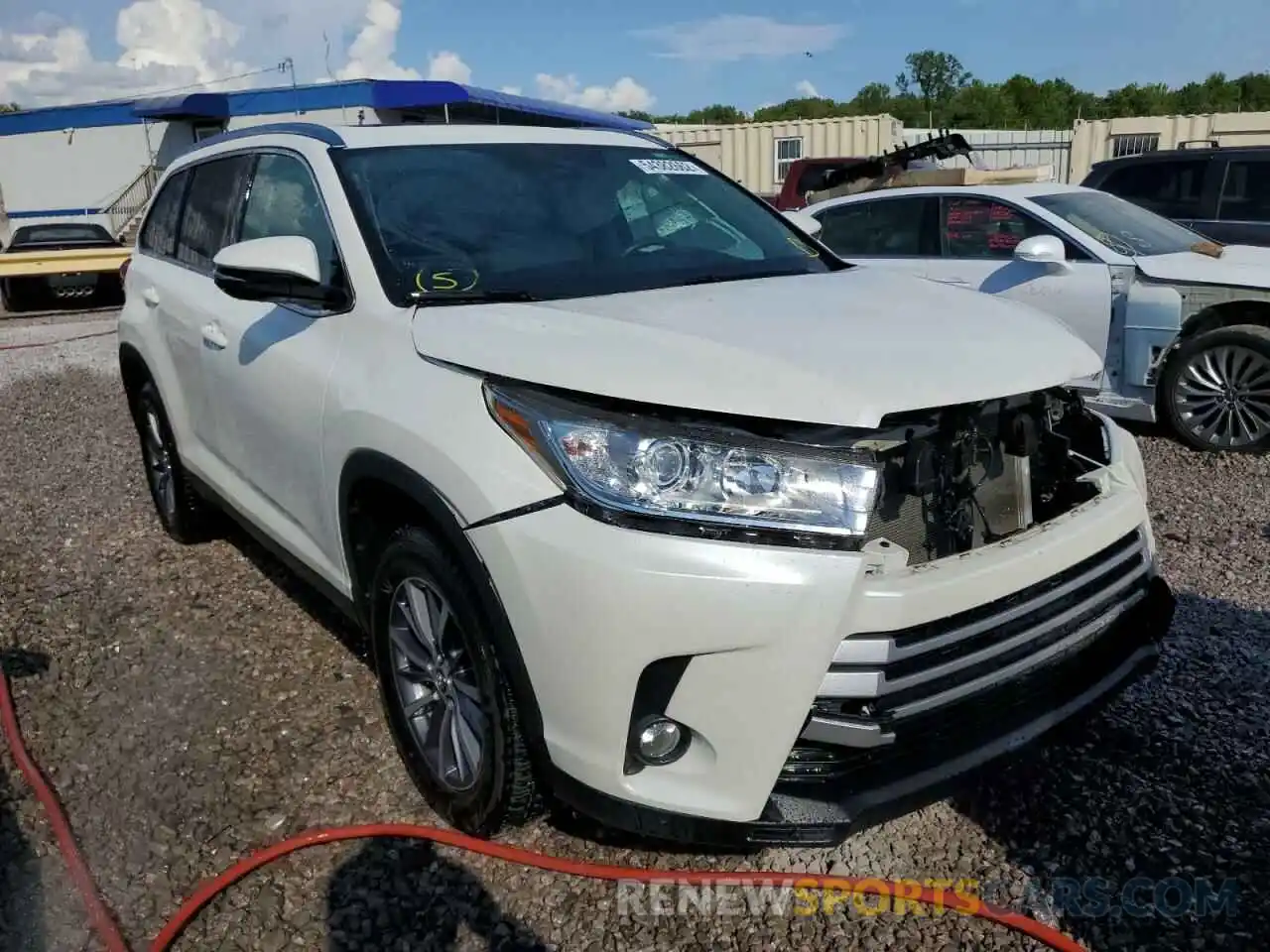 1 Фотография поврежденного автомобиля 5TDKZRFH2KS352075 TOYOTA HIGHLANDER 2019