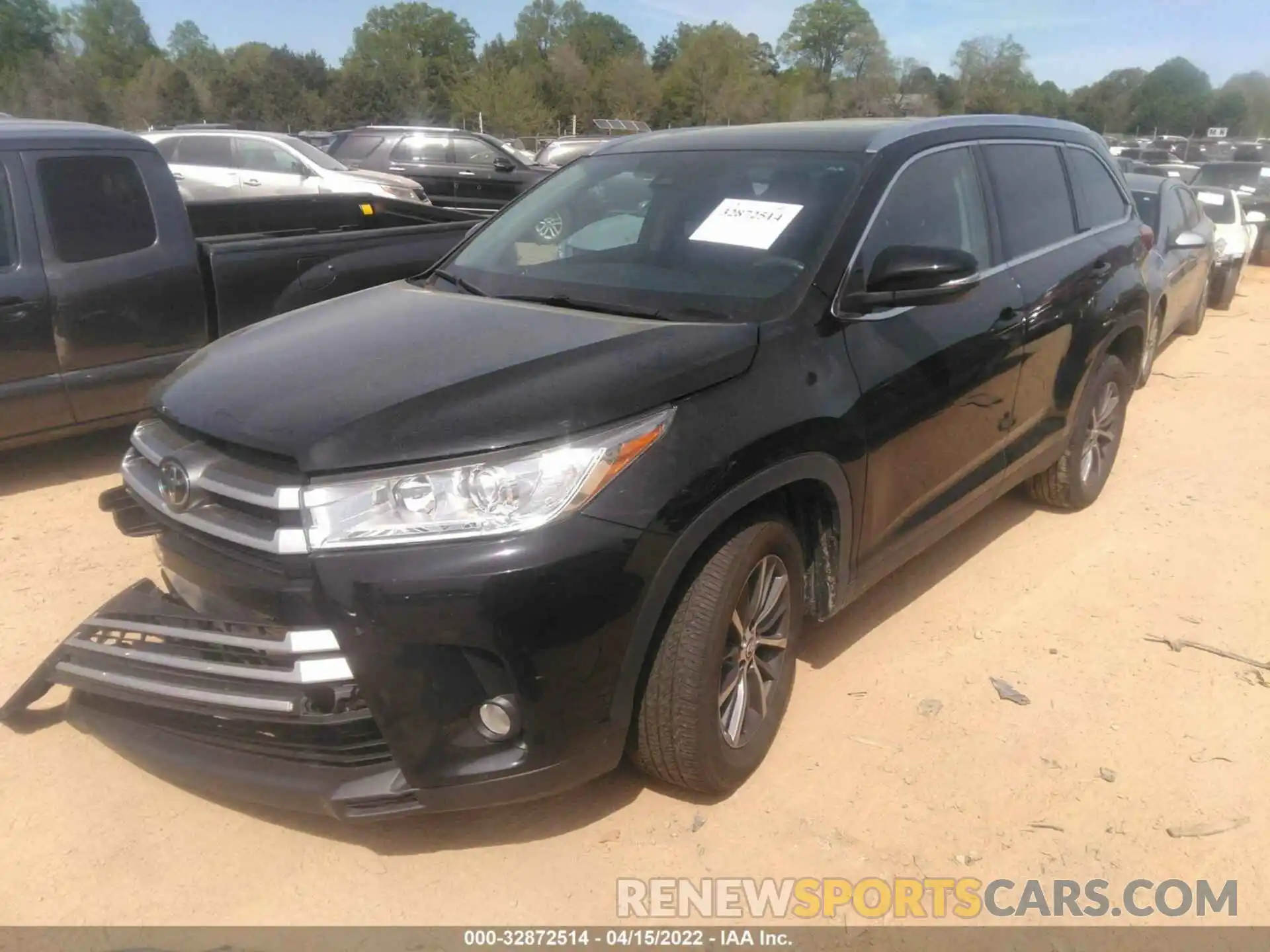 2 Photograph of a damaged car 5TDKZRFH2KS359611 TOYOTA HIGHLANDER 2019