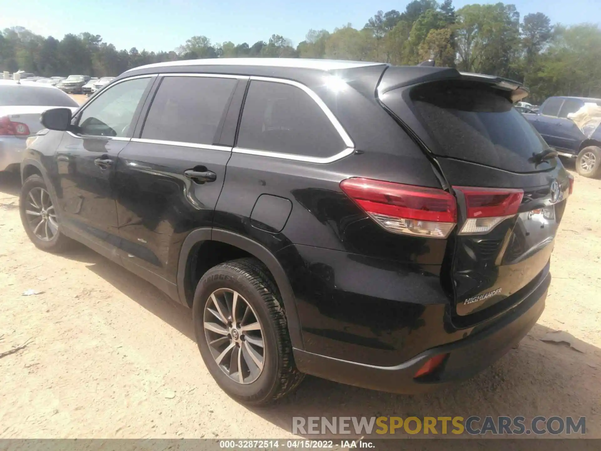 3 Photograph of a damaged car 5TDKZRFH2KS359611 TOYOTA HIGHLANDER 2019