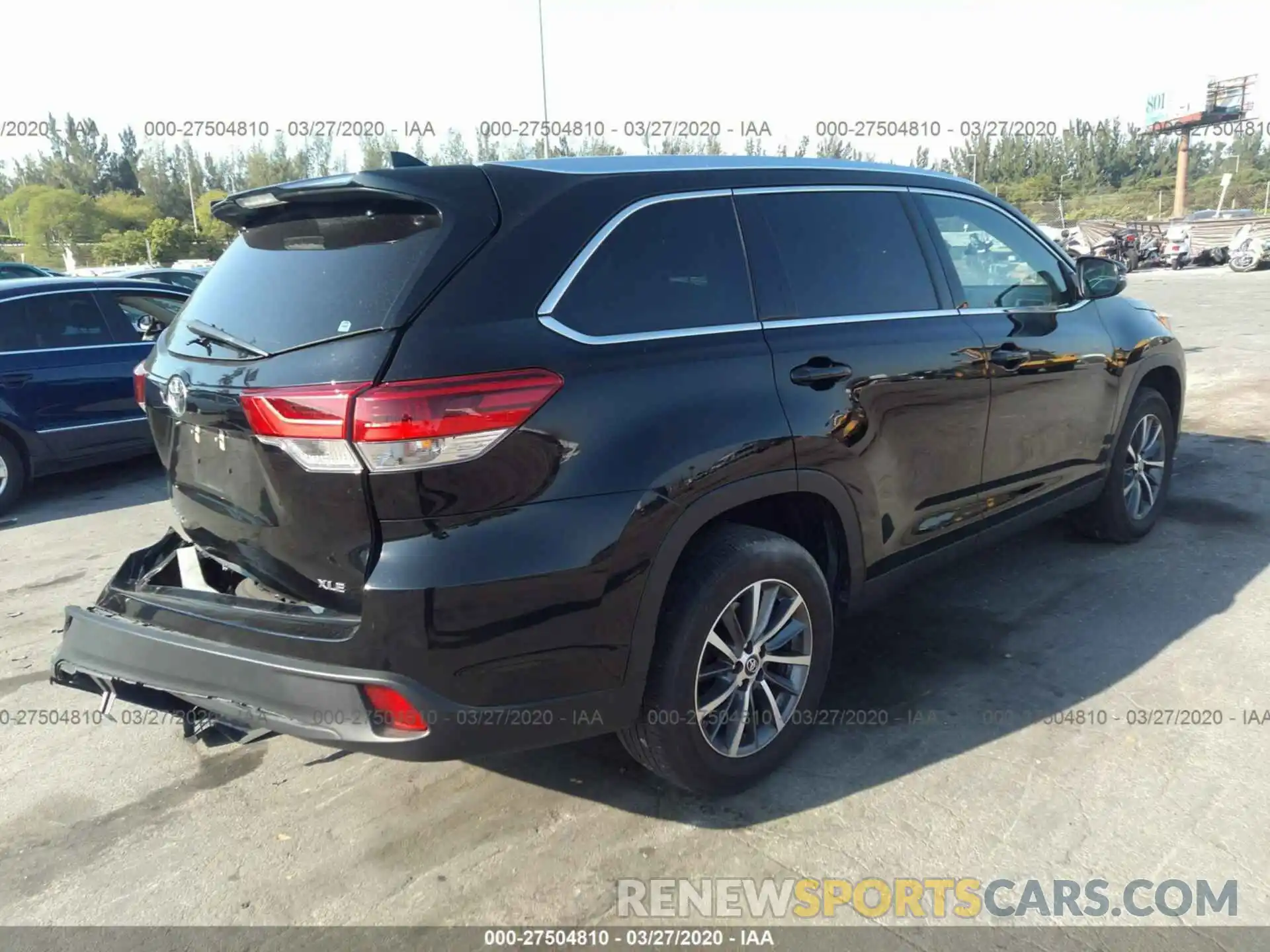 4 Photograph of a damaged car 5TDKZRFH2KS551174 TOYOTA HIGHLANDER 2019