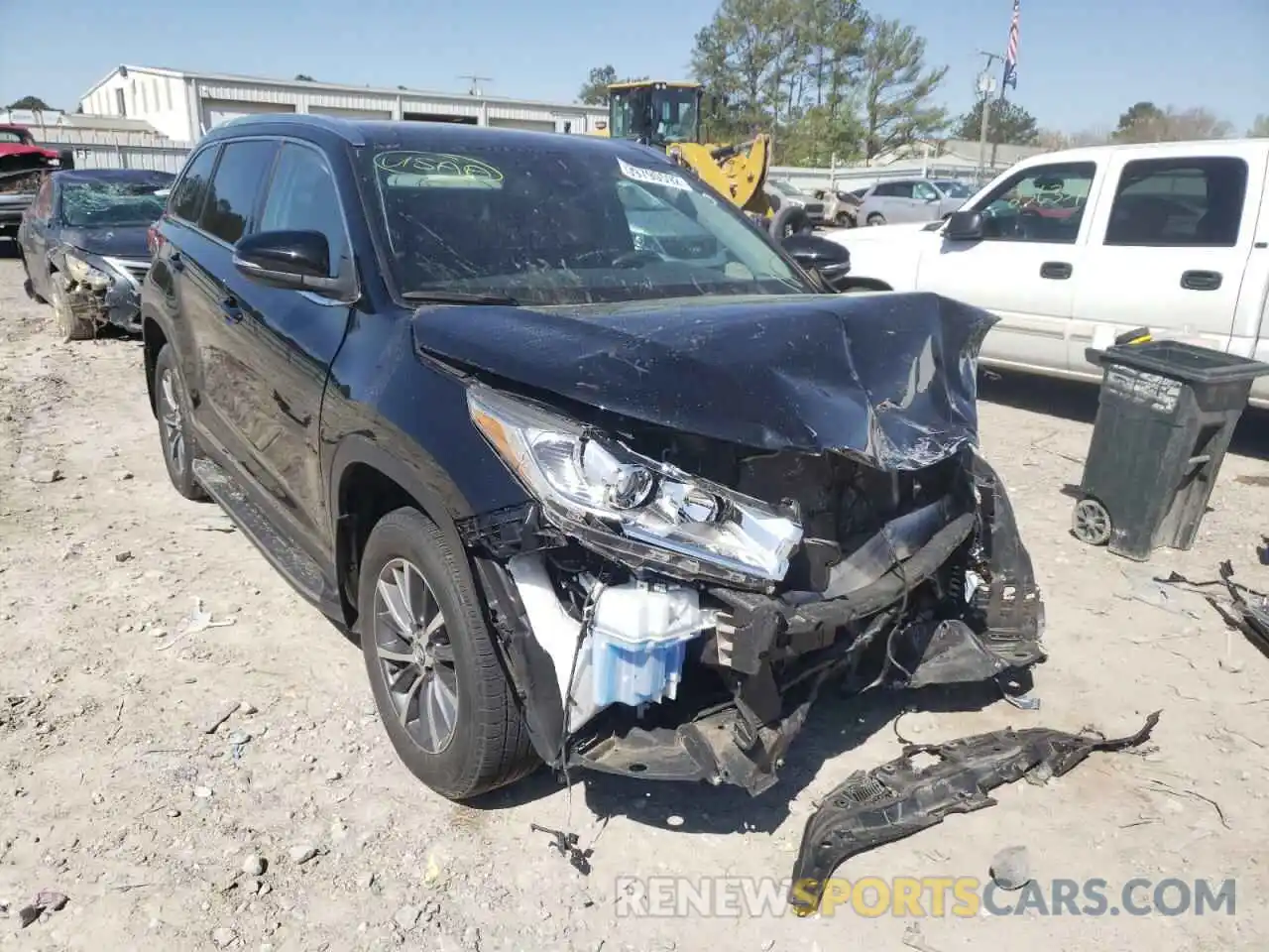 1 Photograph of a damaged car 5TDKZRFH2KS551384 TOYOTA HIGHLANDER 2019