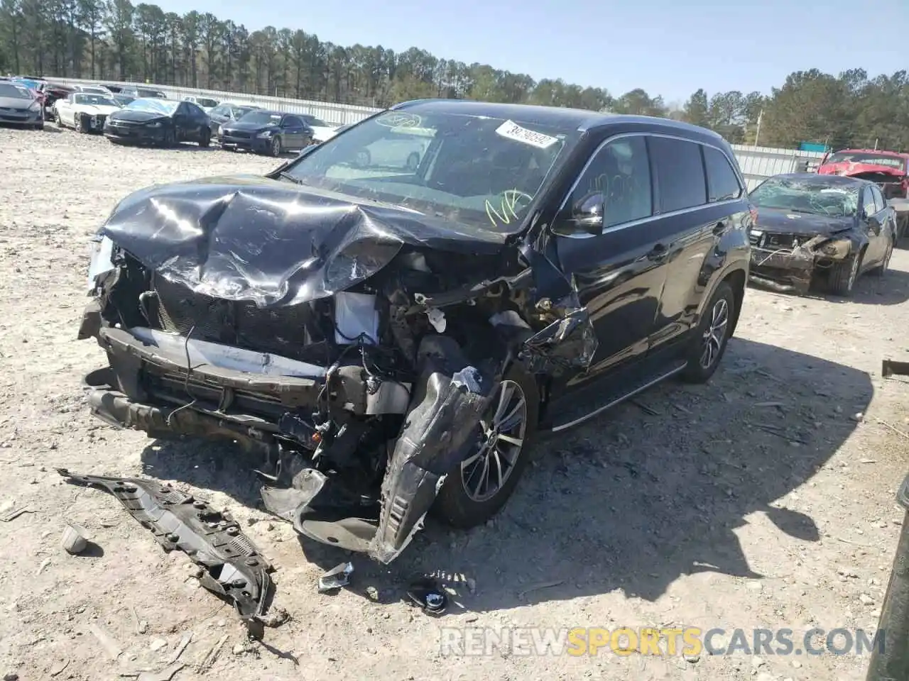 2 Photograph of a damaged car 5TDKZRFH2KS551384 TOYOTA HIGHLANDER 2019