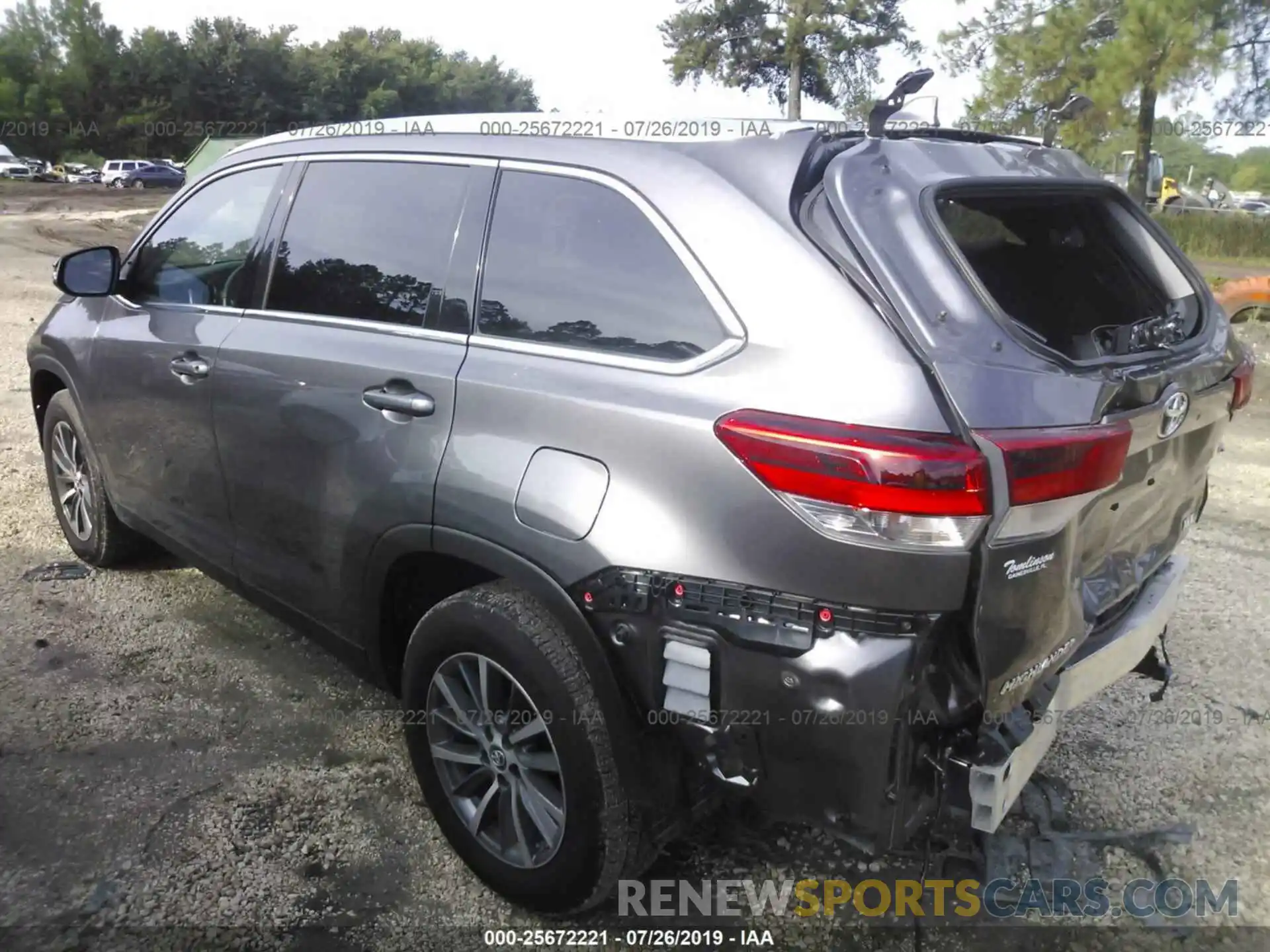 3 Photograph of a damaged car 5TDKZRFH2KS553300 TOYOTA HIGHLANDER 2019