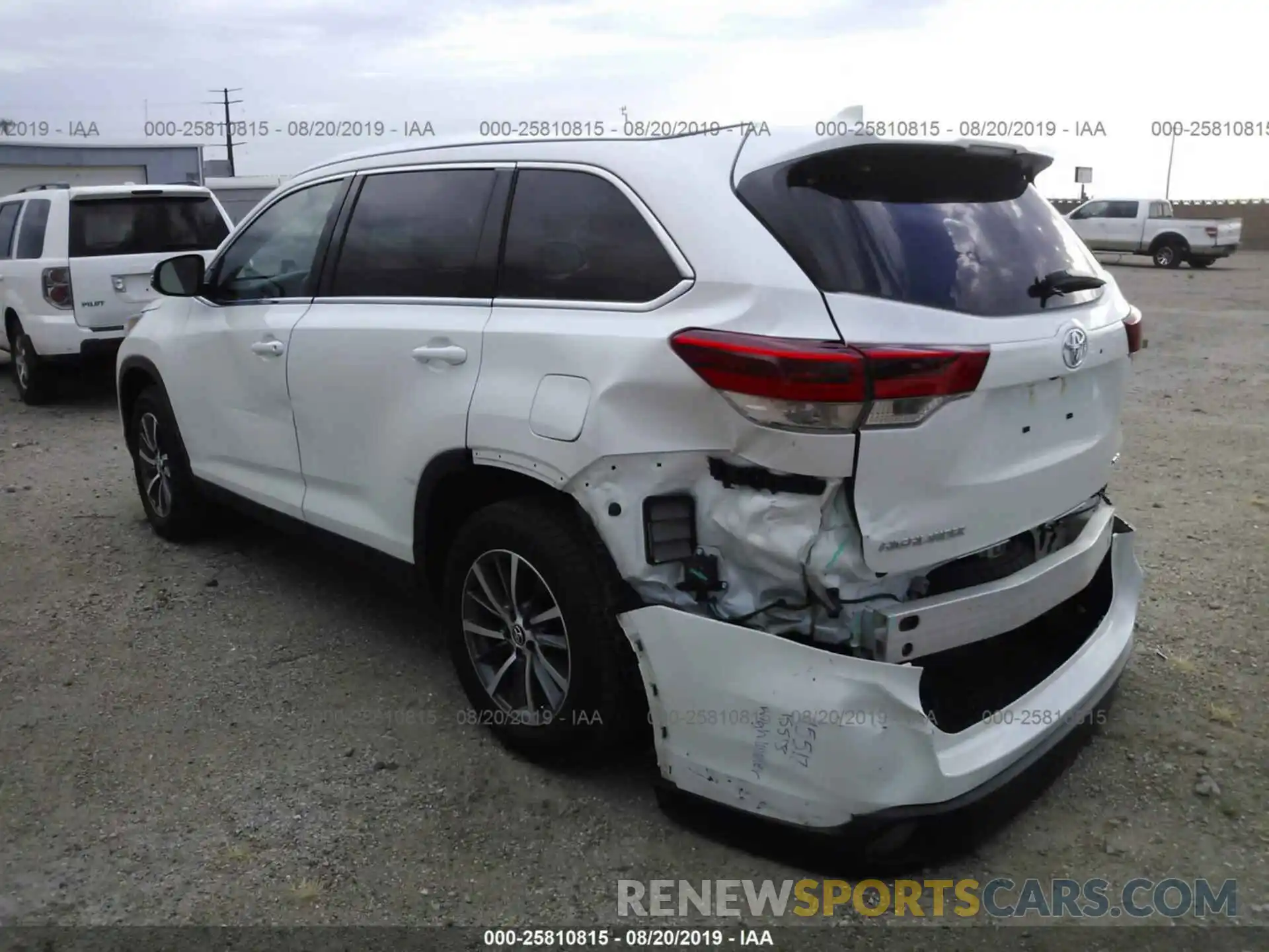 6 Photograph of a damaged car 5TDKZRFH2KS554818 TOYOTA HIGHLANDER 2019