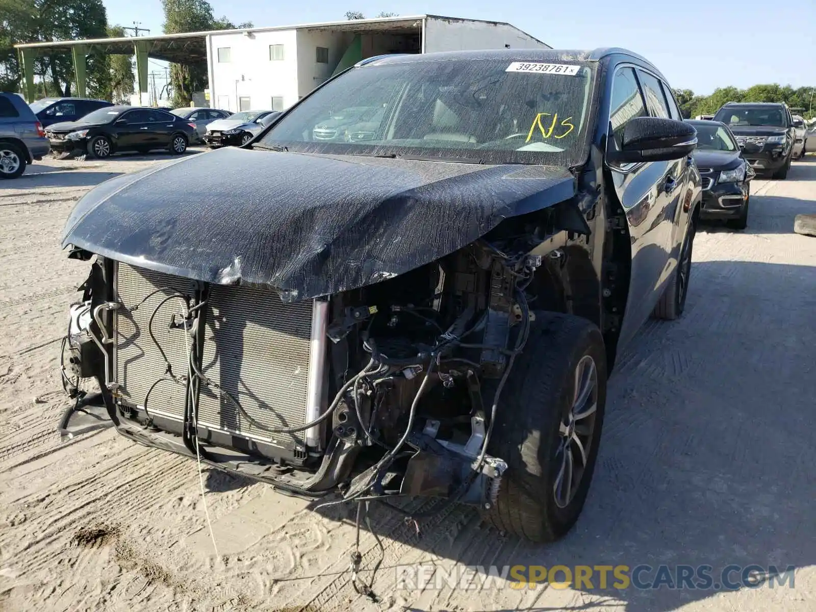 2 Photograph of a damaged car 5TDKZRFH2KS555354 TOYOTA HIGHLANDER 2019