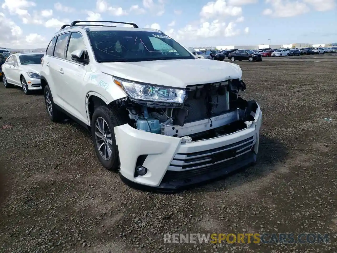 1 Фотография поврежденного автомобиля 5TDKZRFH2KS555919 TOYOTA HIGHLANDER 2019