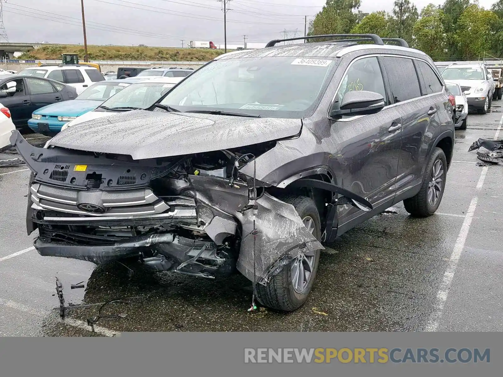 2 Photograph of a damaged car 5TDKZRFH2KS557783 TOYOTA HIGHLANDER 2019