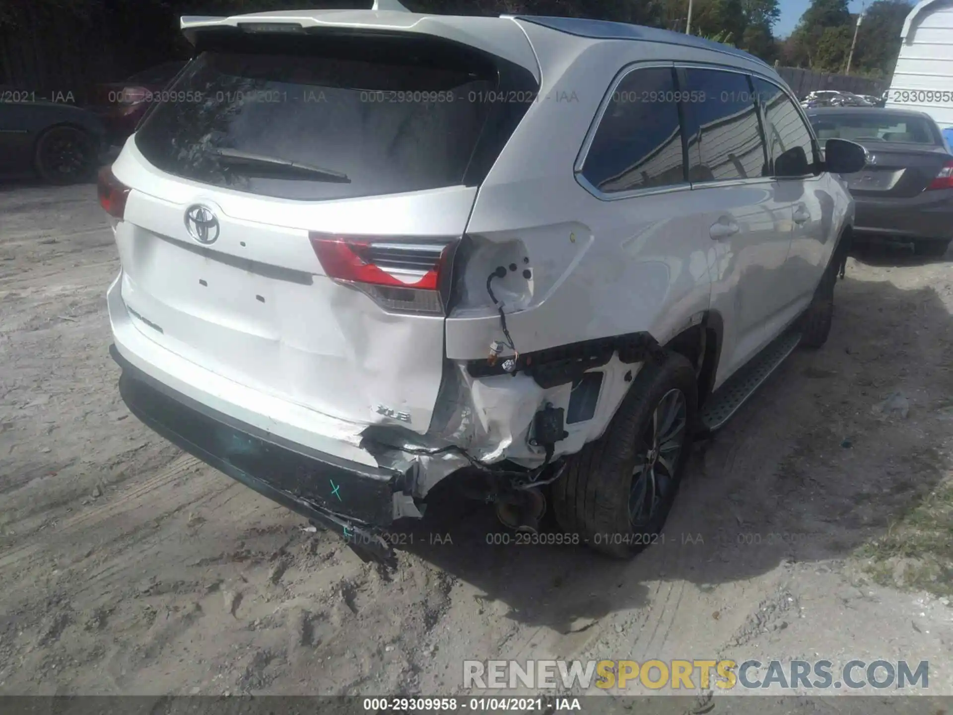 6 Photograph of a damaged car 5TDKZRFH2KS558772 TOYOTA HIGHLANDER 2019