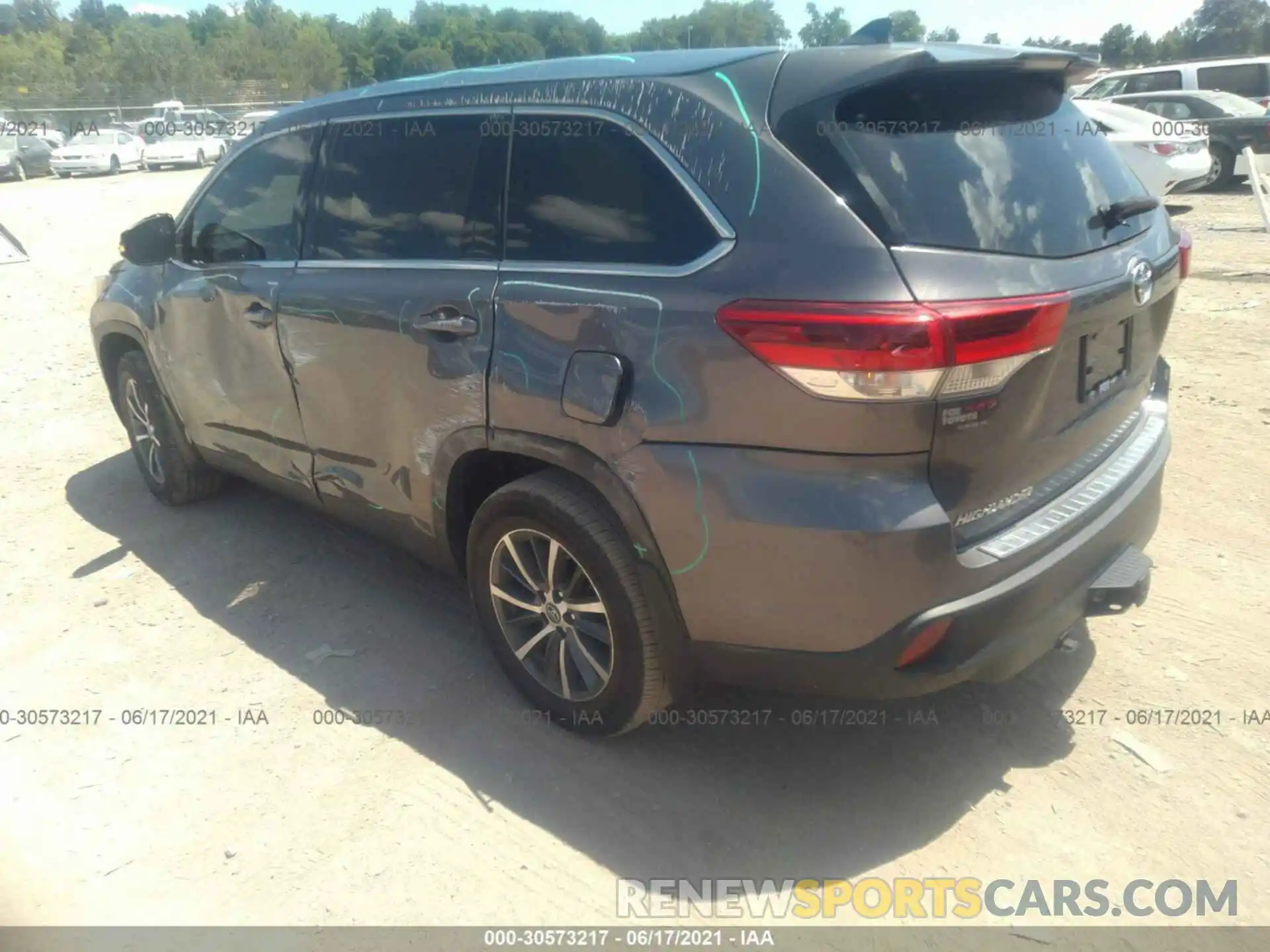 3 Photograph of a damaged car 5TDKZRFH2KS559212 TOYOTA HIGHLANDER 2019