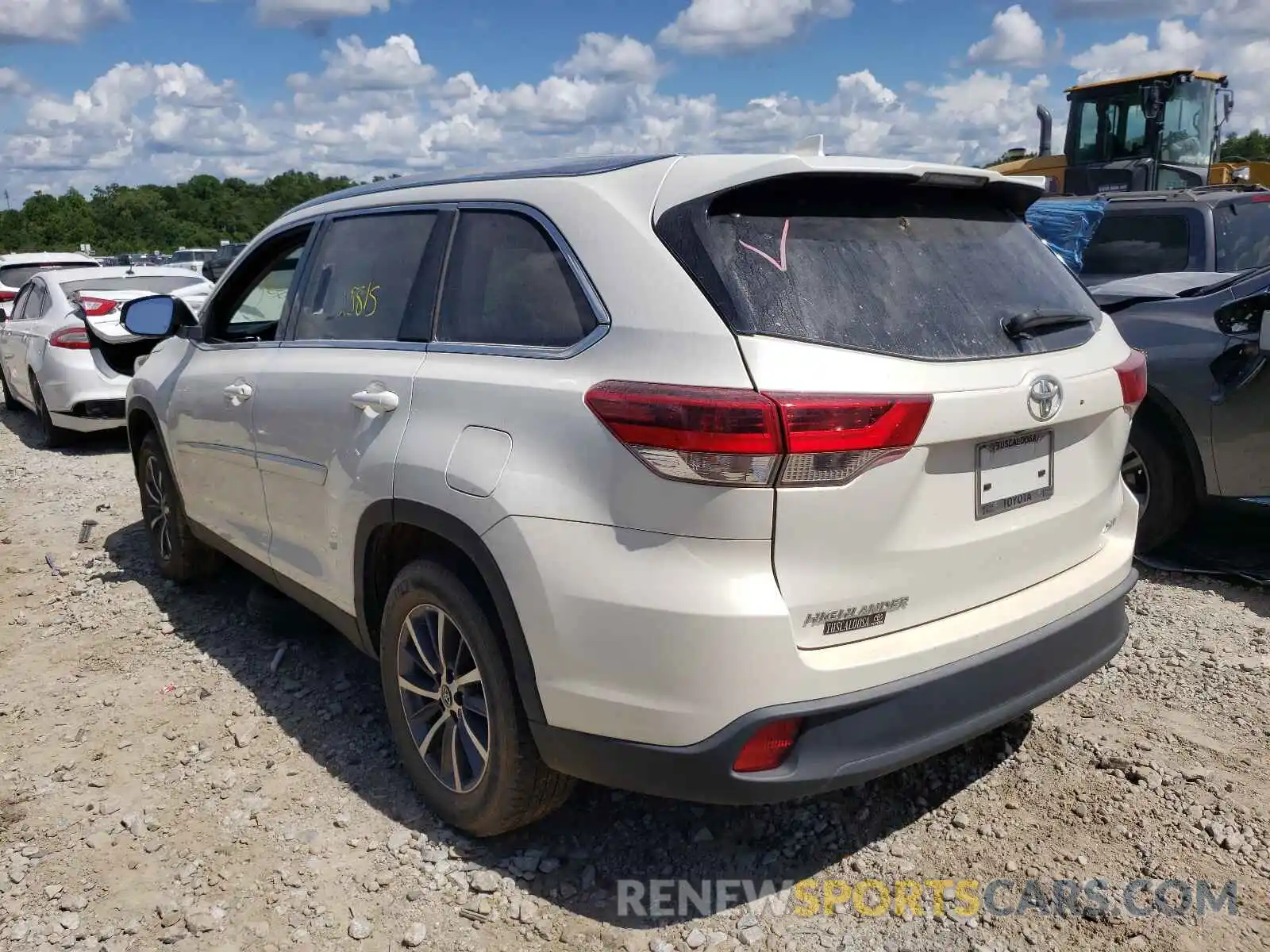 3 Photograph of a damaged car 5TDKZRFH2KS559274 TOYOTA HIGHLANDER 2019