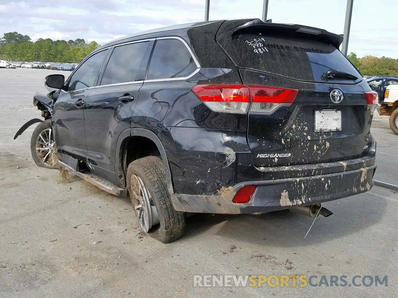 3 Photograph of a damaged car 5TDKZRFH2KS559811 TOYOTA HIGHLANDER 2019