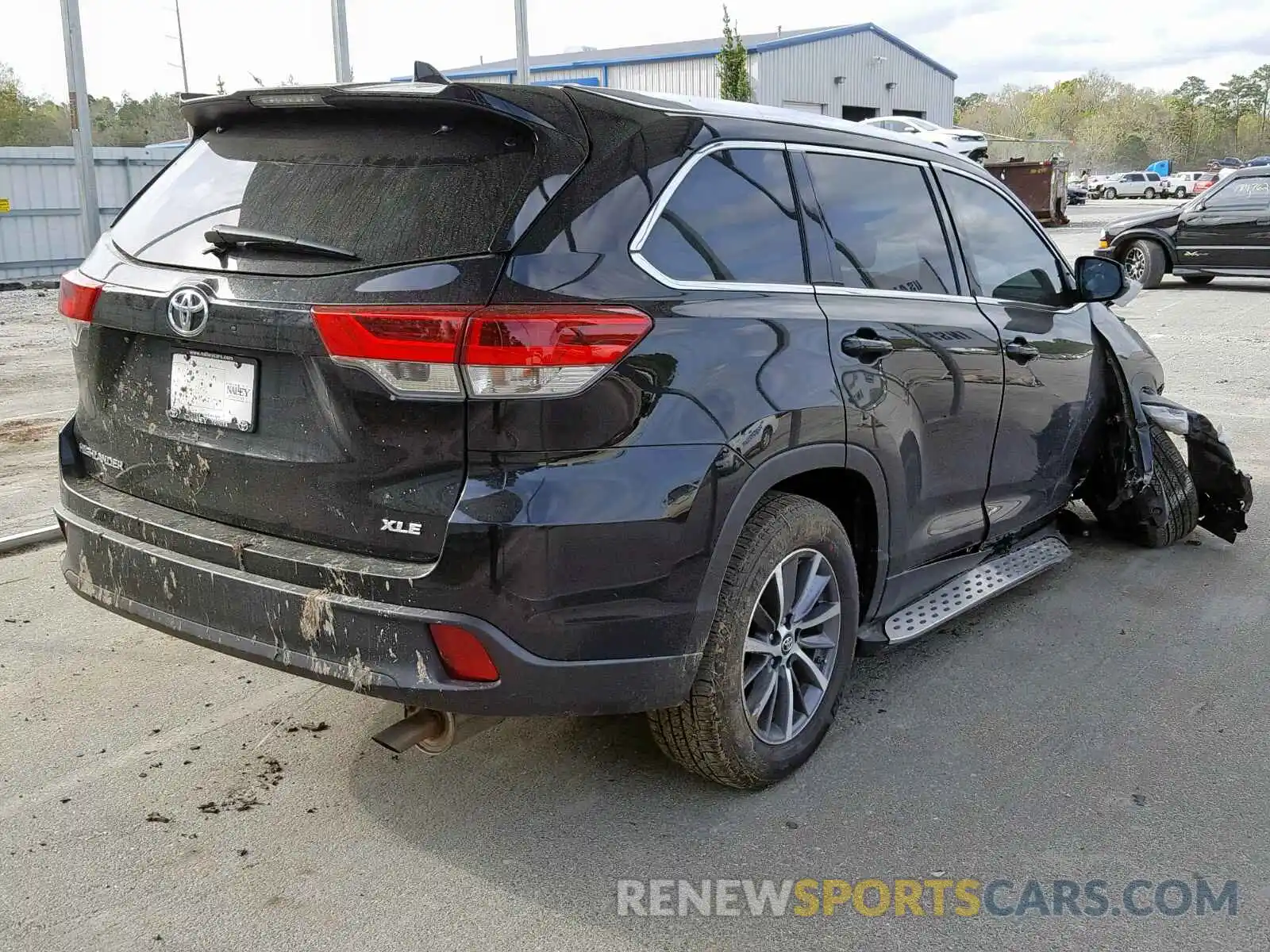 4 Photograph of a damaged car 5TDKZRFH2KS559811 TOYOTA HIGHLANDER 2019