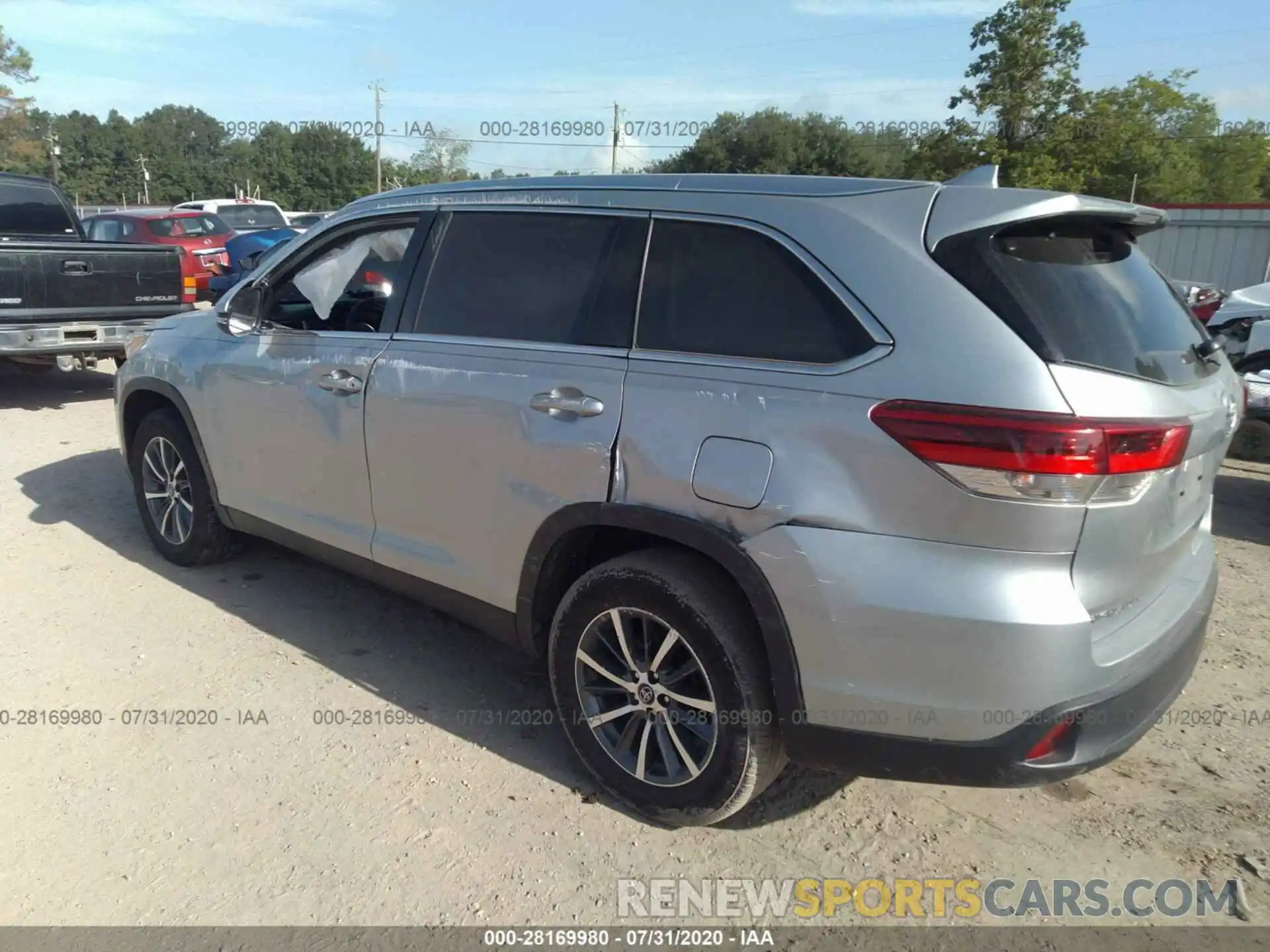 3 Photograph of a damaged car 5TDKZRFH2KS560991 TOYOTA HIGHLANDER 2019