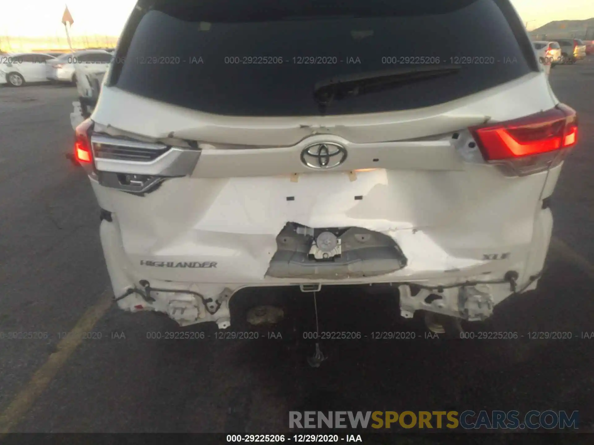 6 Photograph of a damaged car 5TDKZRFH2KS562594 TOYOTA HIGHLANDER 2019