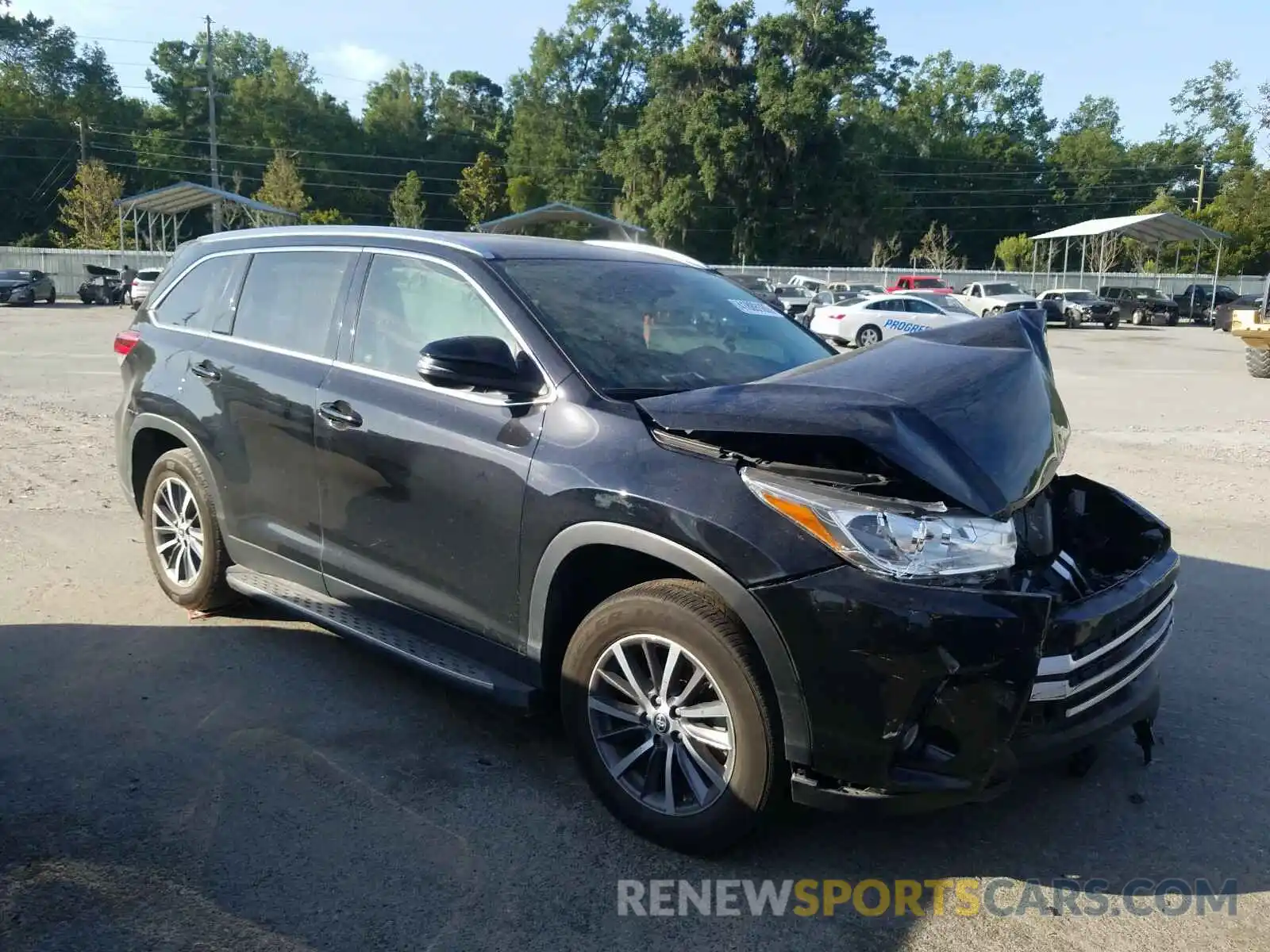 1 Photograph of a damaged car 5TDKZRFH2KS562885 TOYOTA HIGHLANDER 2019