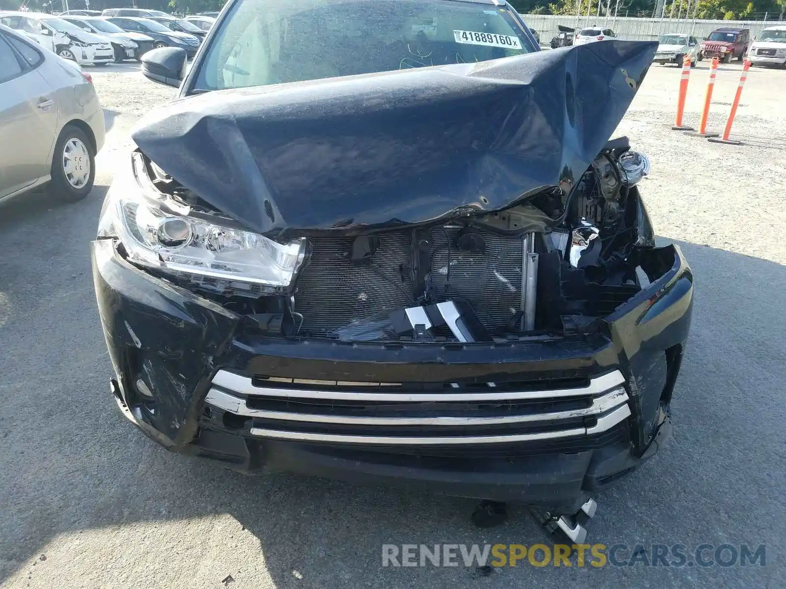 7 Photograph of a damaged car 5TDKZRFH2KS562885 TOYOTA HIGHLANDER 2019