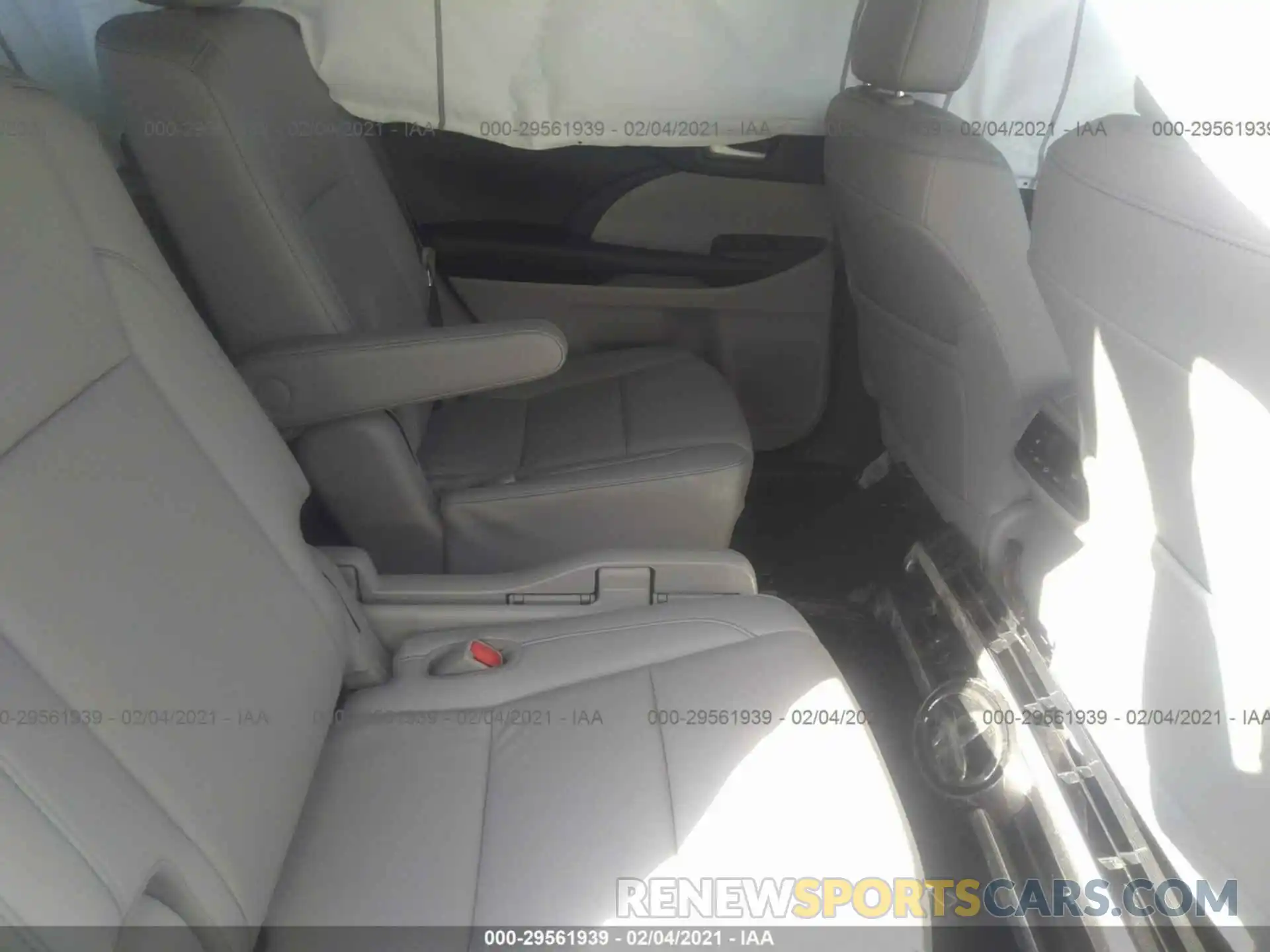 8 Фотография поврежденного автомобиля 5TDKZRFH2KS567357 TOYOTA HIGHLANDER 2019