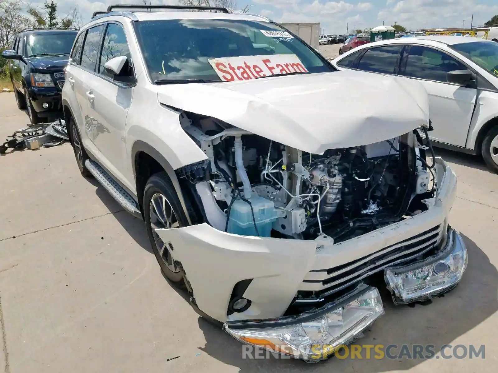 1 Photograph of a damaged car 5TDKZRFH2KS567603 TOYOTA HIGHLANDER 2019