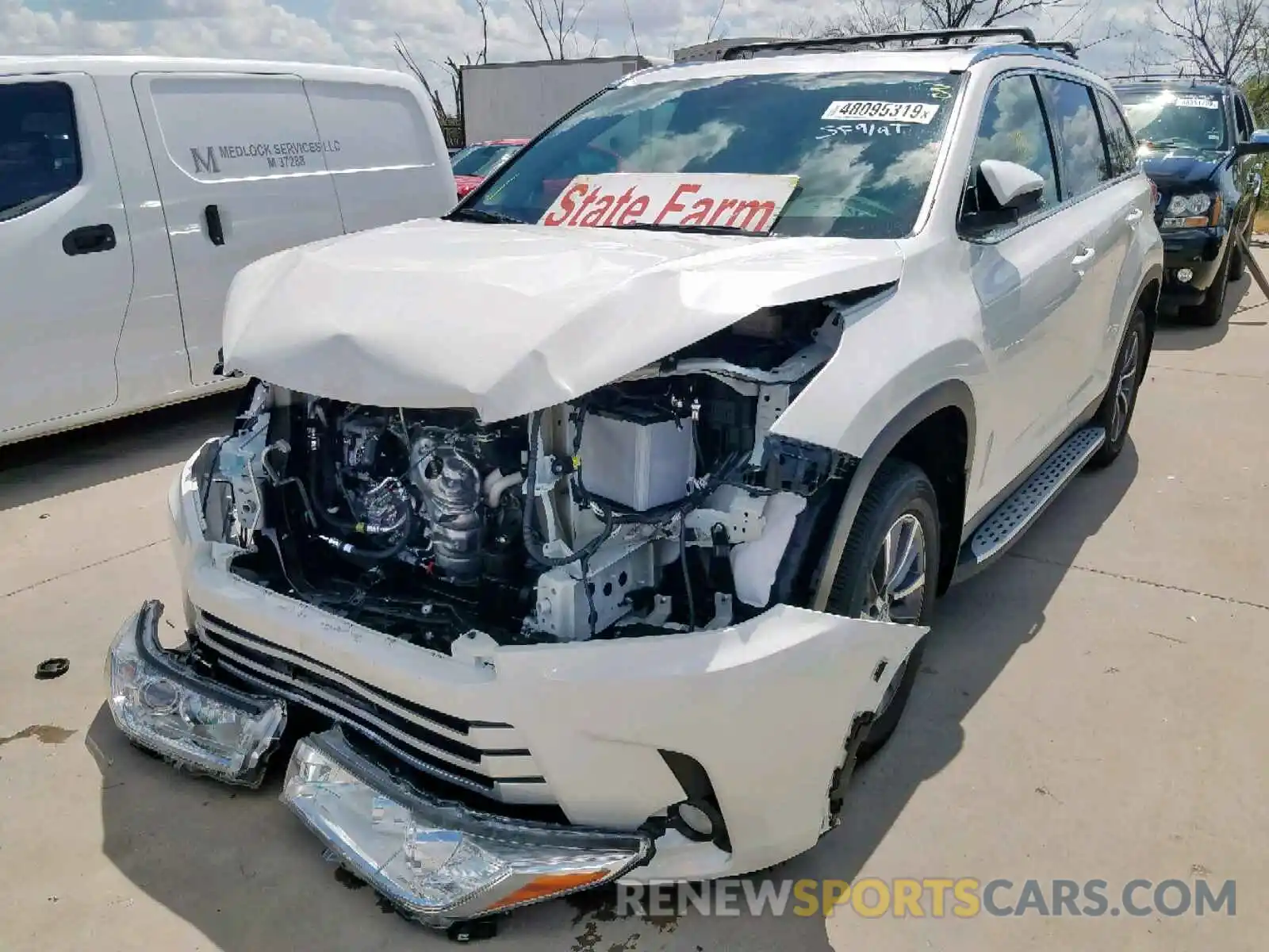 2 Photograph of a damaged car 5TDKZRFH2KS567603 TOYOTA HIGHLANDER 2019