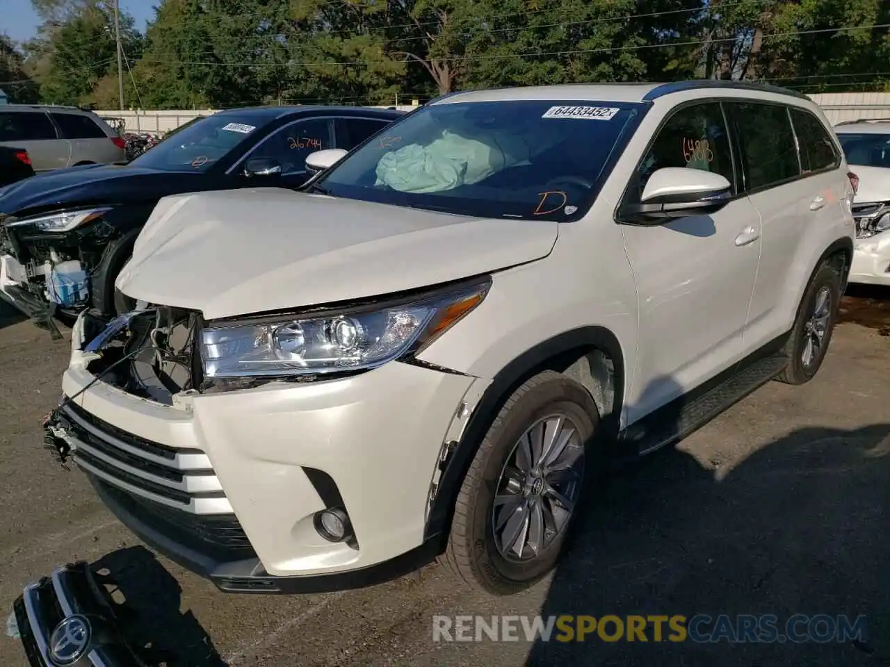 2 Photograph of a damaged car 5TDKZRFH2KS570050 TOYOTA HIGHLANDER 2019