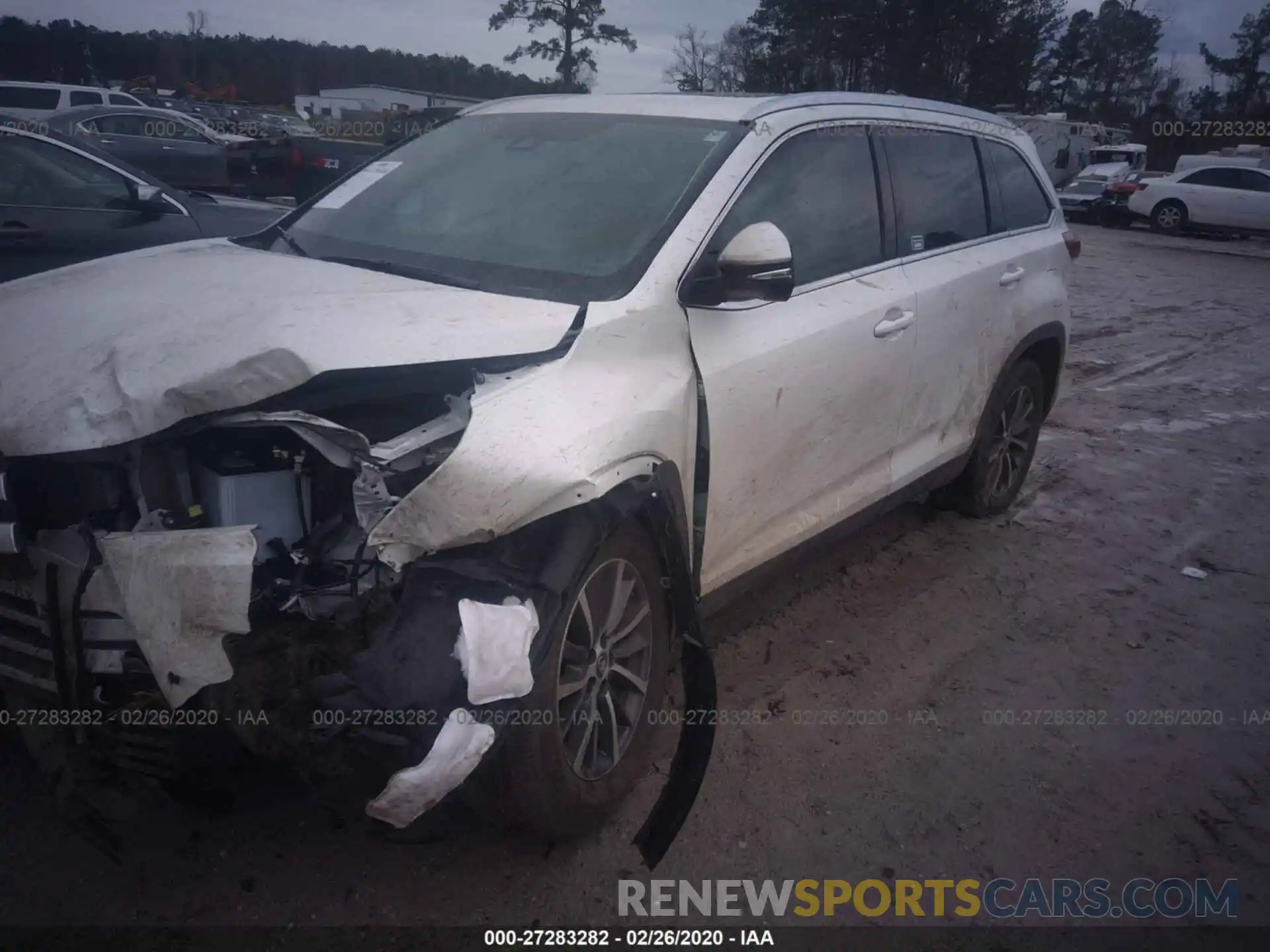 2 Photograph of a damaged car 5TDKZRFH2KS570727 TOYOTA HIGHLANDER 2019