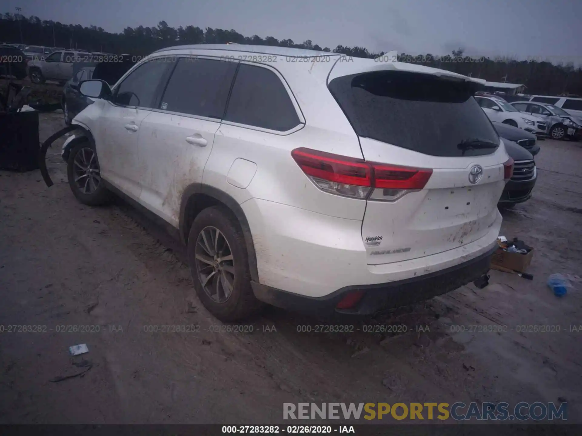 3 Photograph of a damaged car 5TDKZRFH2KS570727 TOYOTA HIGHLANDER 2019