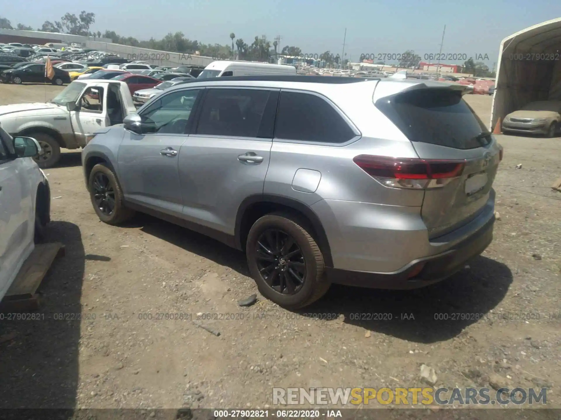 3 Photograph of a damaged car 5TDKZRFH2KS573174 TOYOTA HIGHLANDER 2019