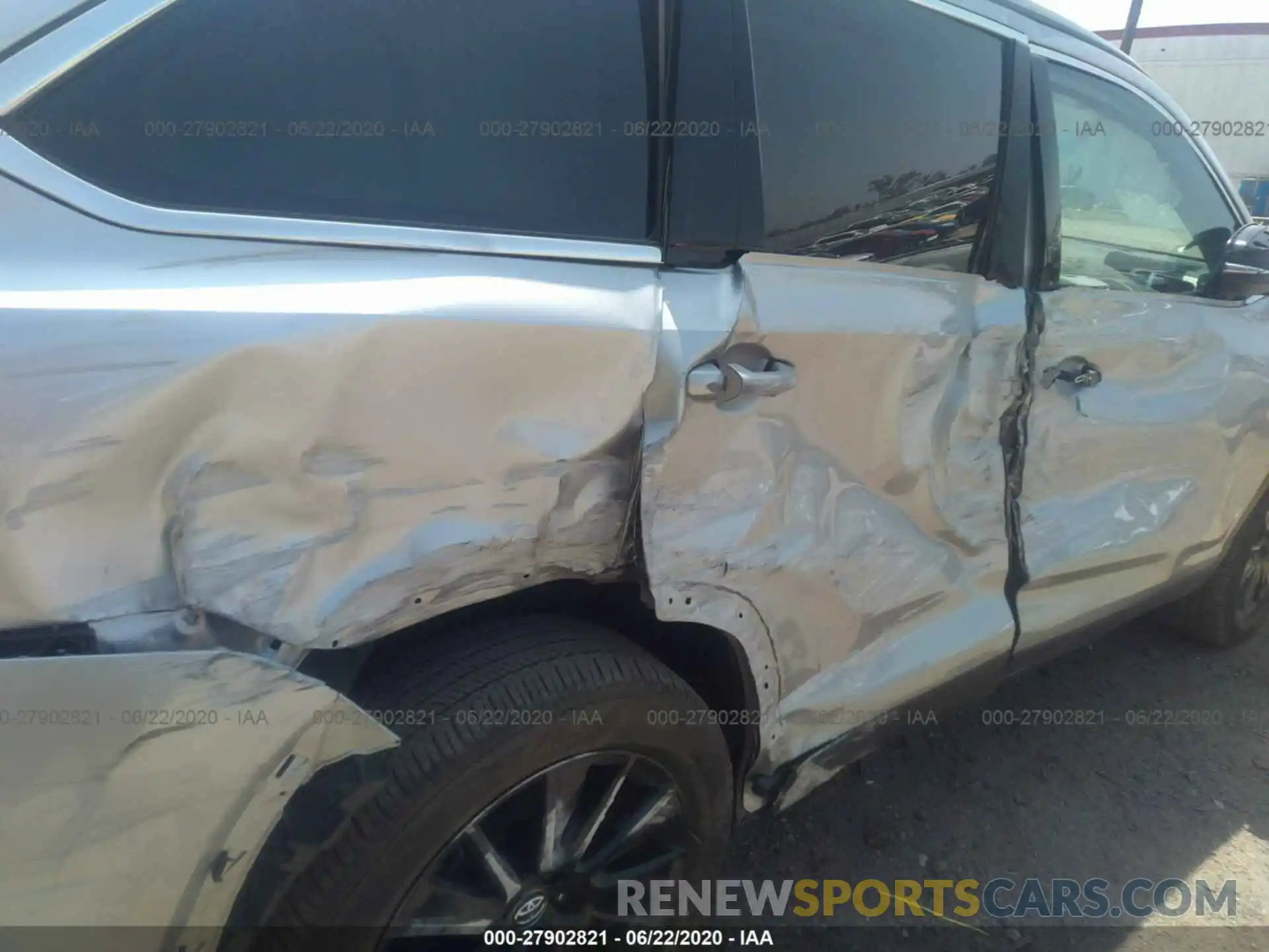 6 Photograph of a damaged car 5TDKZRFH2KS573174 TOYOTA HIGHLANDER 2019