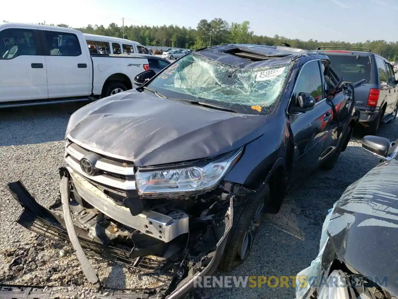 2 Photograph of a damaged car 5TDKZRFH2KS574602 TOYOTA HIGHLANDER 2019