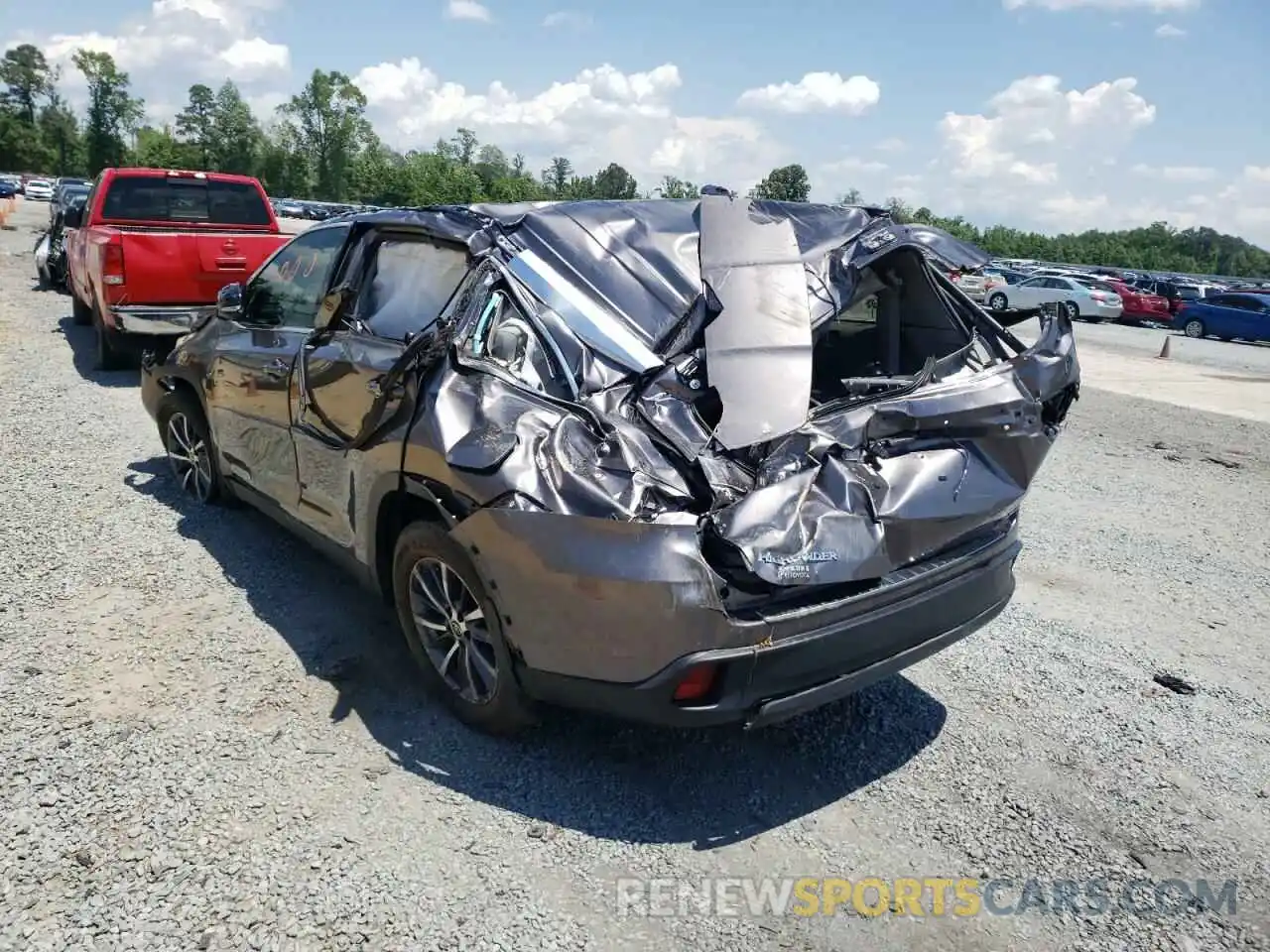 3 Photograph of a damaged car 5TDKZRFH2KS574602 TOYOTA HIGHLANDER 2019