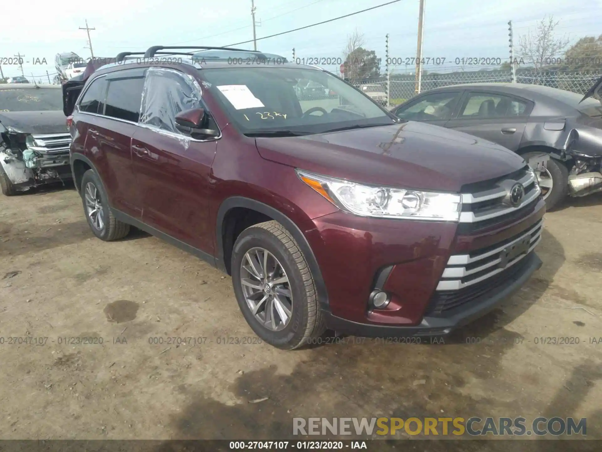 1 Photograph of a damaged car 5TDKZRFH3KS289956 TOYOTA HIGHLANDER 2019