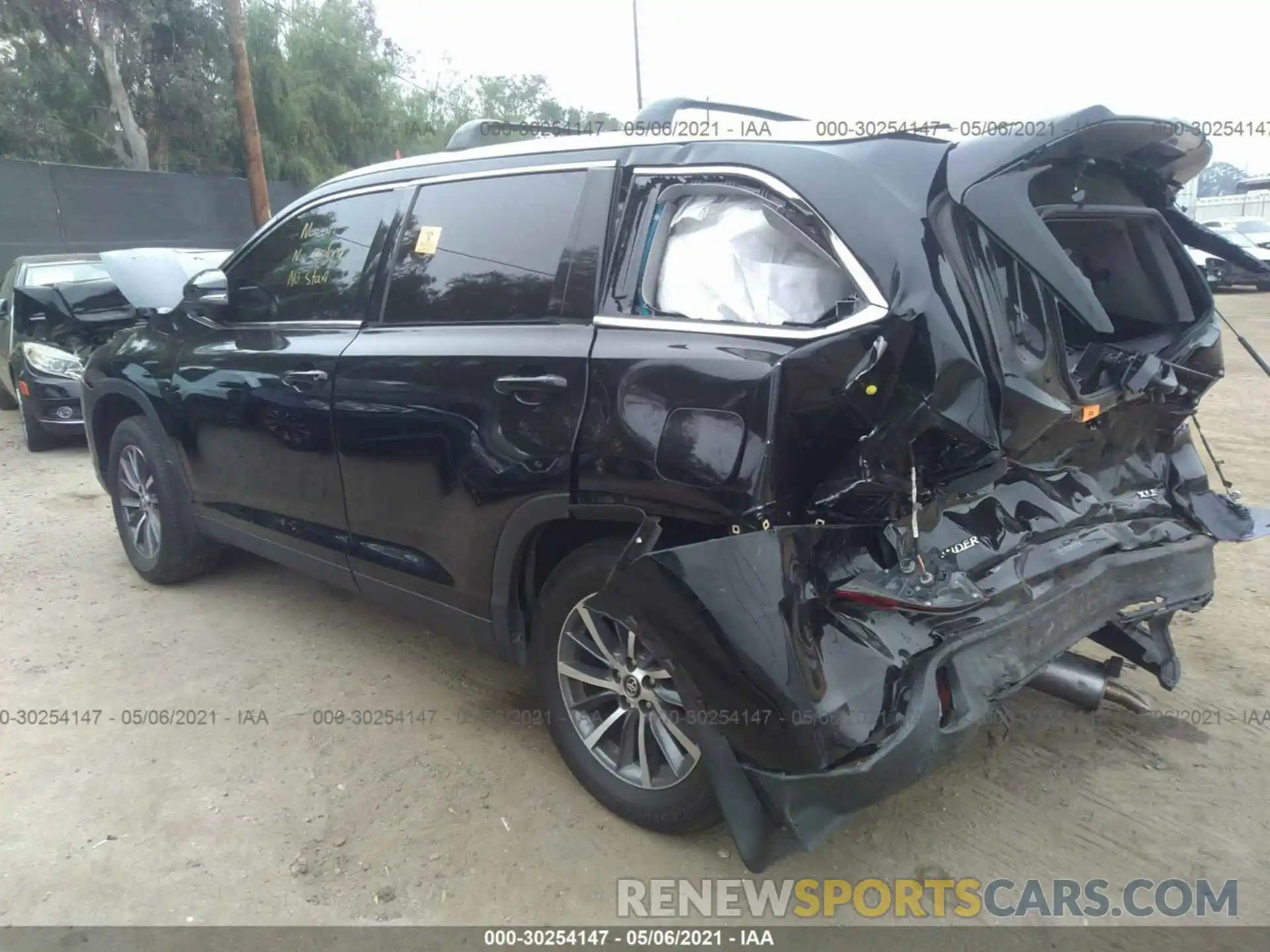 3 Photograph of a damaged car 5TDKZRFH3KS300731 TOYOTA HIGHLANDER 2019