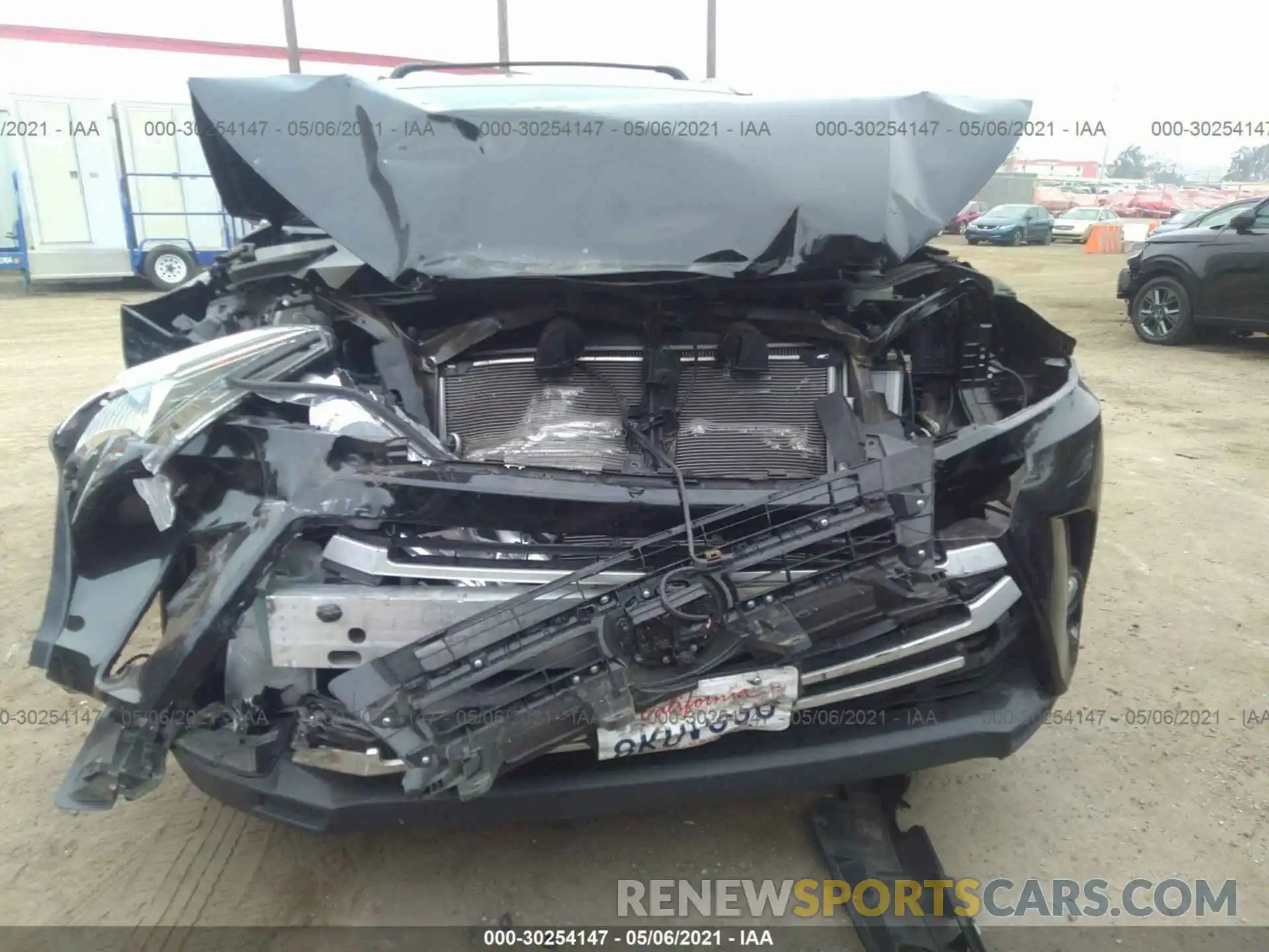 6 Photograph of a damaged car 5TDKZRFH3KS300731 TOYOTA HIGHLANDER 2019