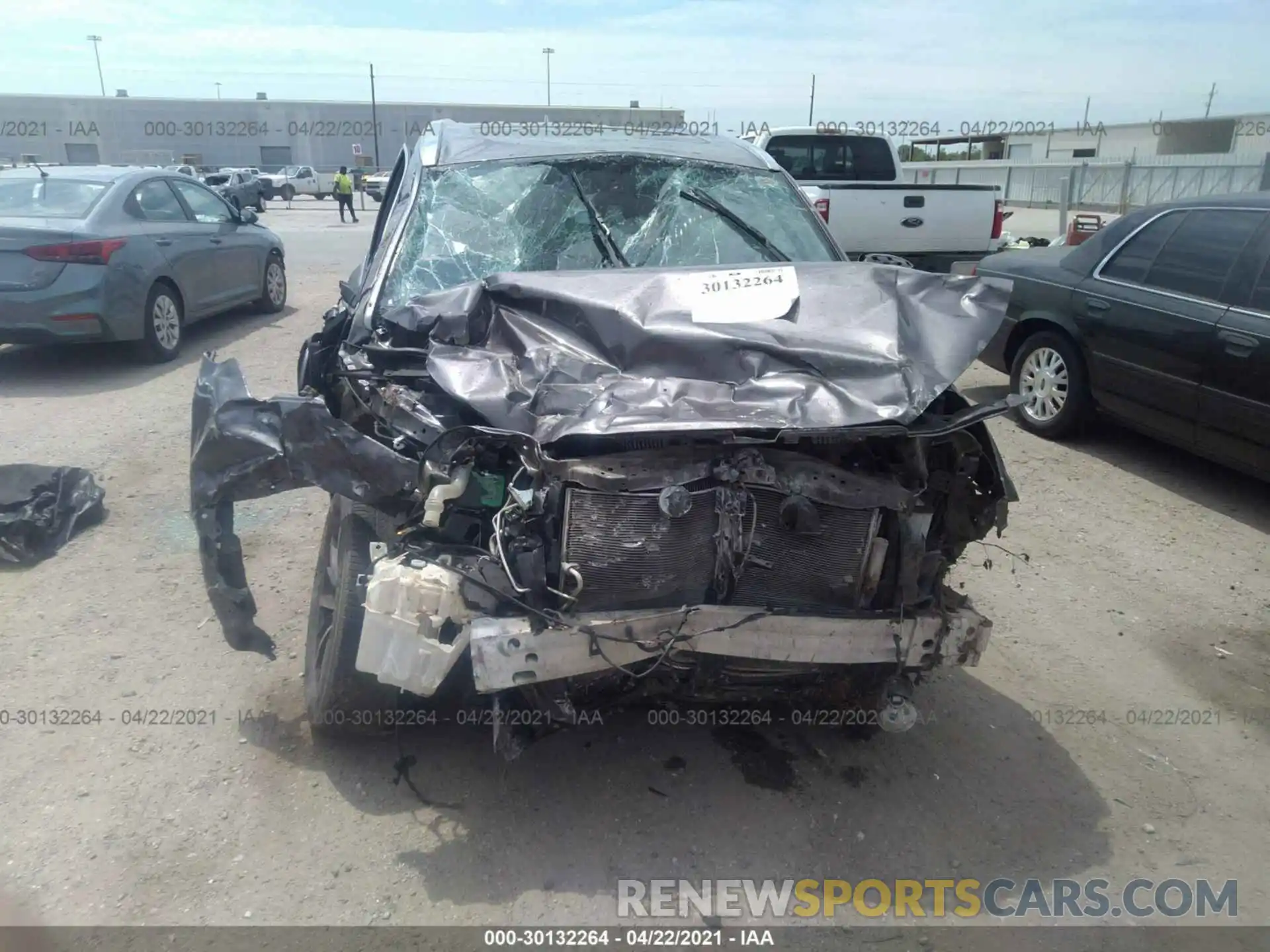 6 Photograph of a damaged car 5TDKZRFH3KS310465 TOYOTA HIGHLANDER 2019