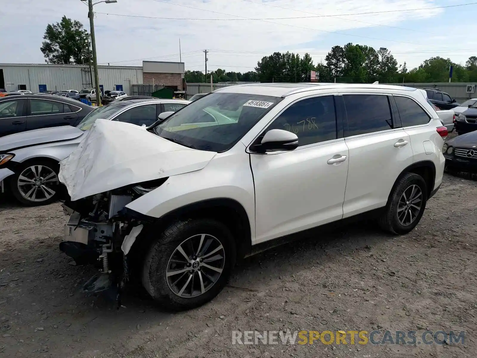 2 Photograph of a damaged car 5TDKZRFH3KS312071 TOYOTA HIGHLANDER 2019