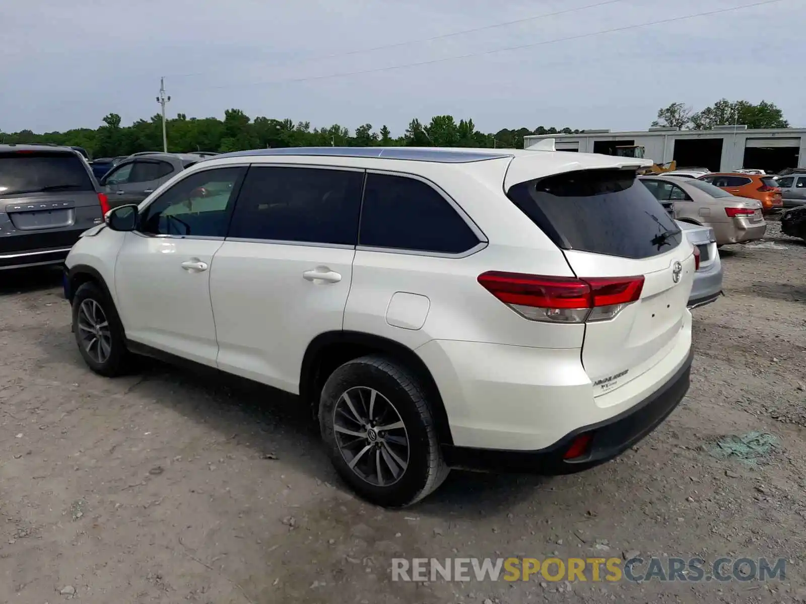 3 Photograph of a damaged car 5TDKZRFH3KS312071 TOYOTA HIGHLANDER 2019