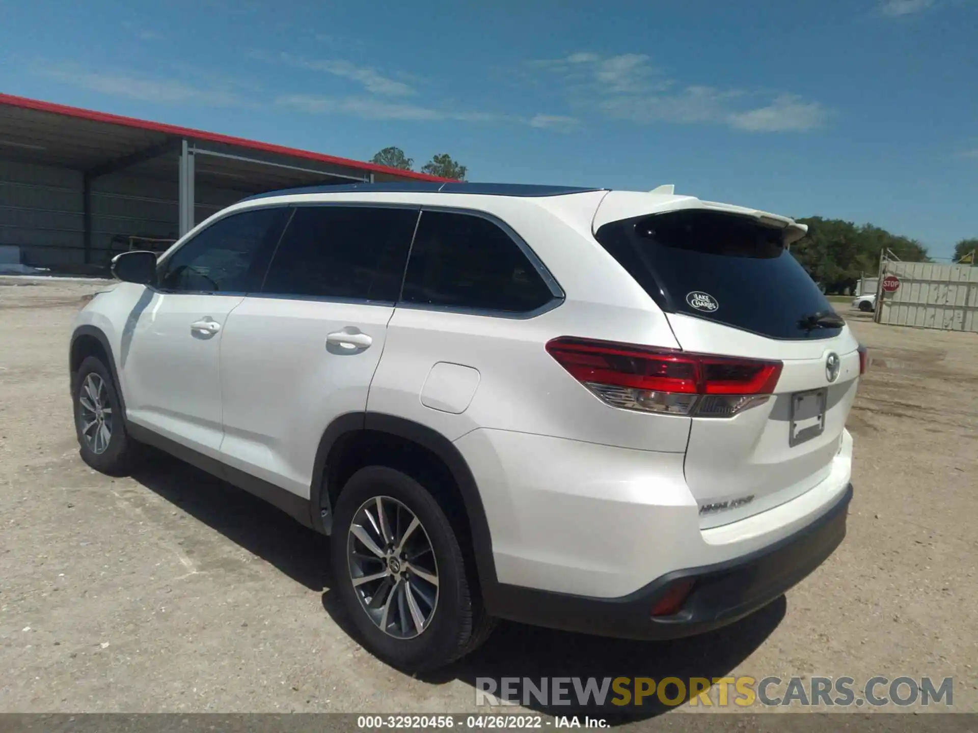 3 Photograph of a damaged car 5TDKZRFH3KS315360 TOYOTA HIGHLANDER 2019