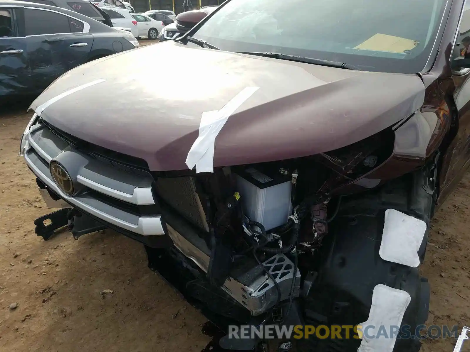 9 Photograph of a damaged car 5TDKZRFH3KS322339 TOYOTA HIGHLANDER 2019