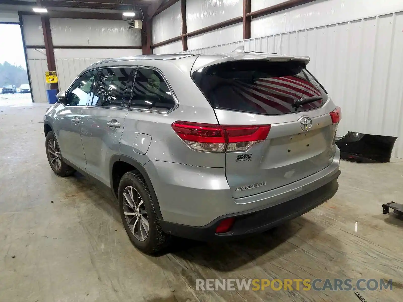 3 Photograph of a damaged car 5TDKZRFH3KS324172 TOYOTA HIGHLANDER 2019