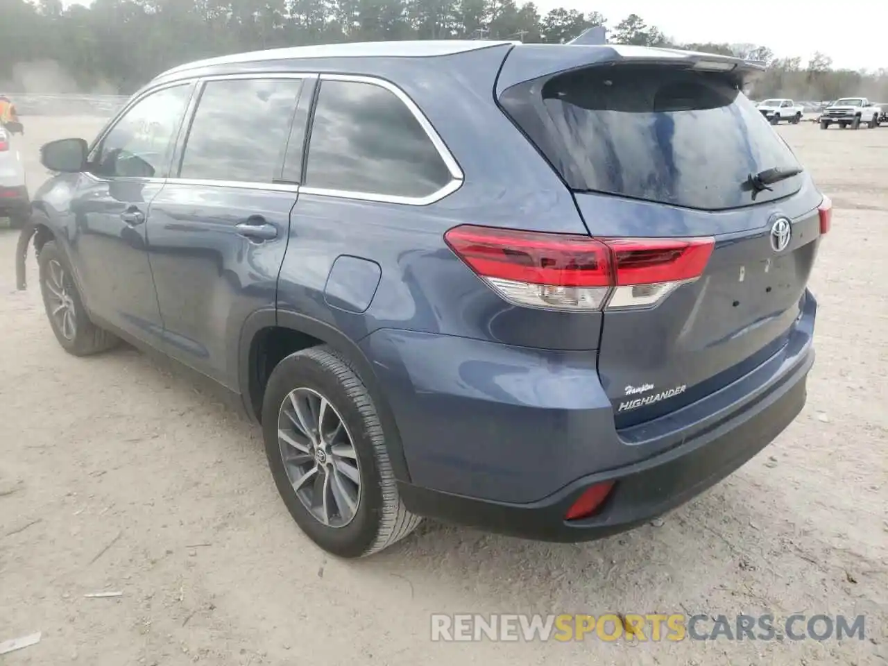 3 Photograph of a damaged car 5TDKZRFH3KS329288 TOYOTA HIGHLANDER 2019