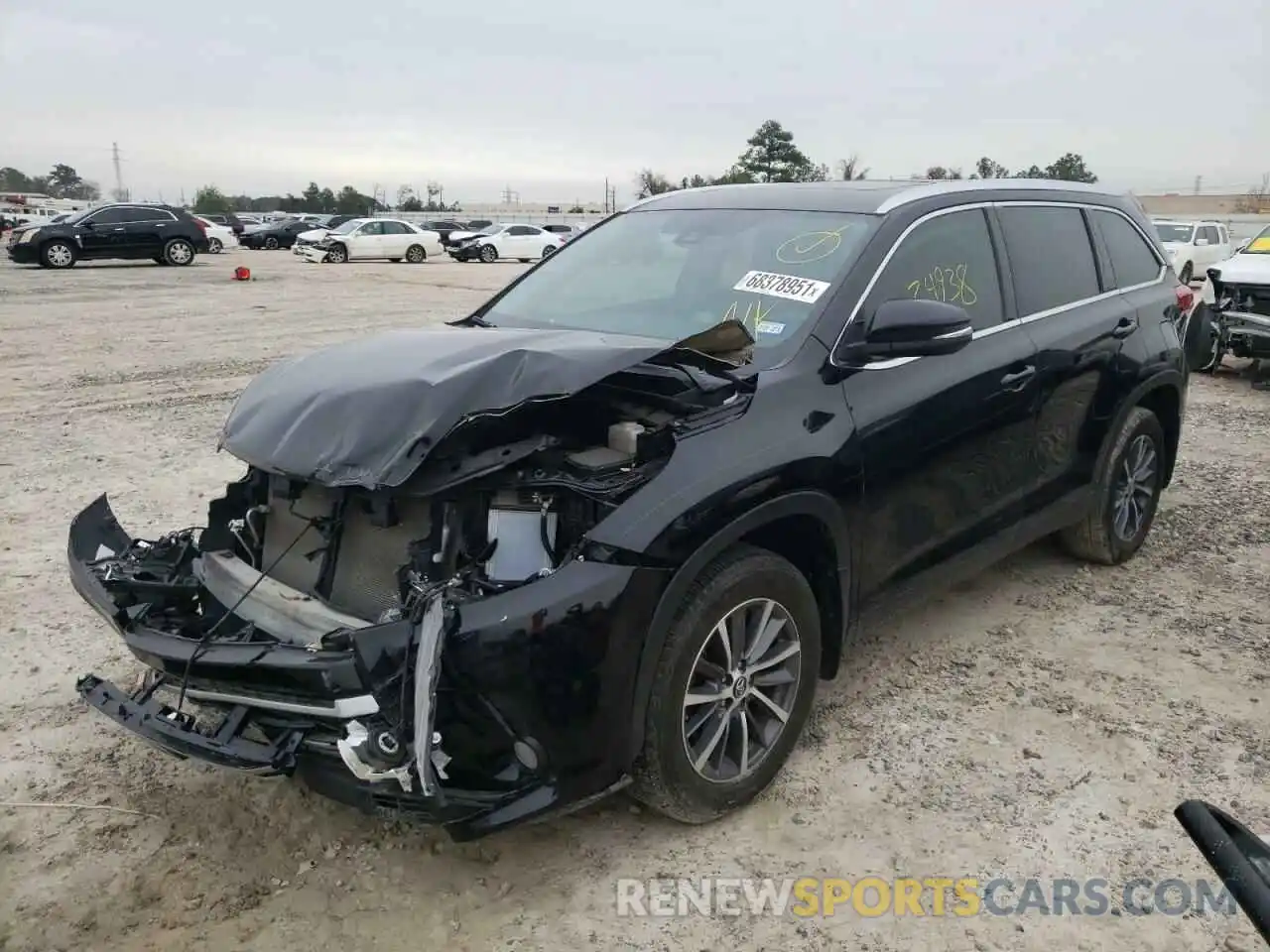 2 Photograph of a damaged car 5TDKZRFH3KS347760 TOYOTA HIGHLANDER 2019