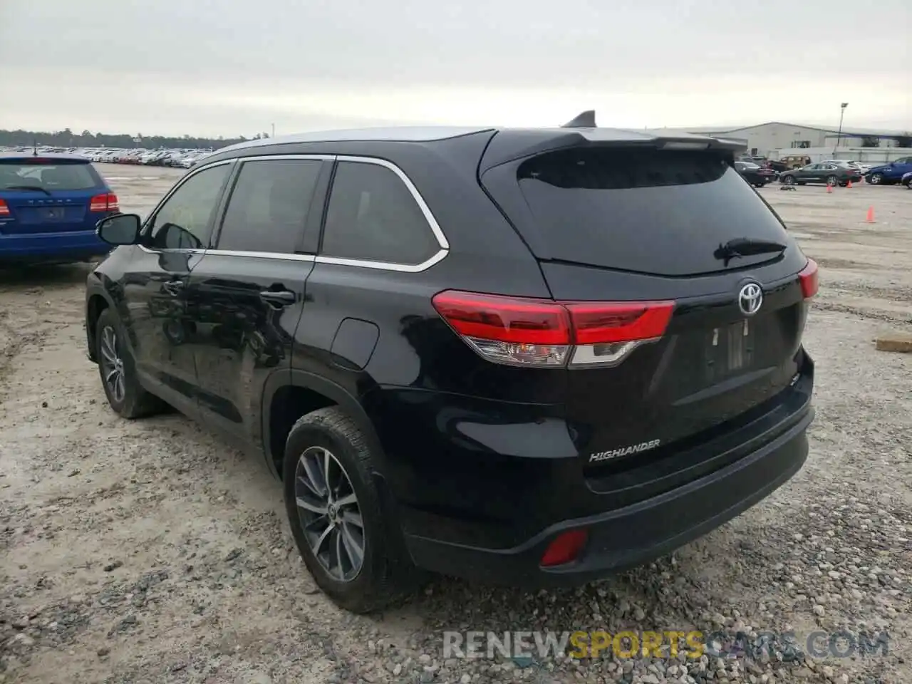 3 Photograph of a damaged car 5TDKZRFH3KS347760 TOYOTA HIGHLANDER 2019