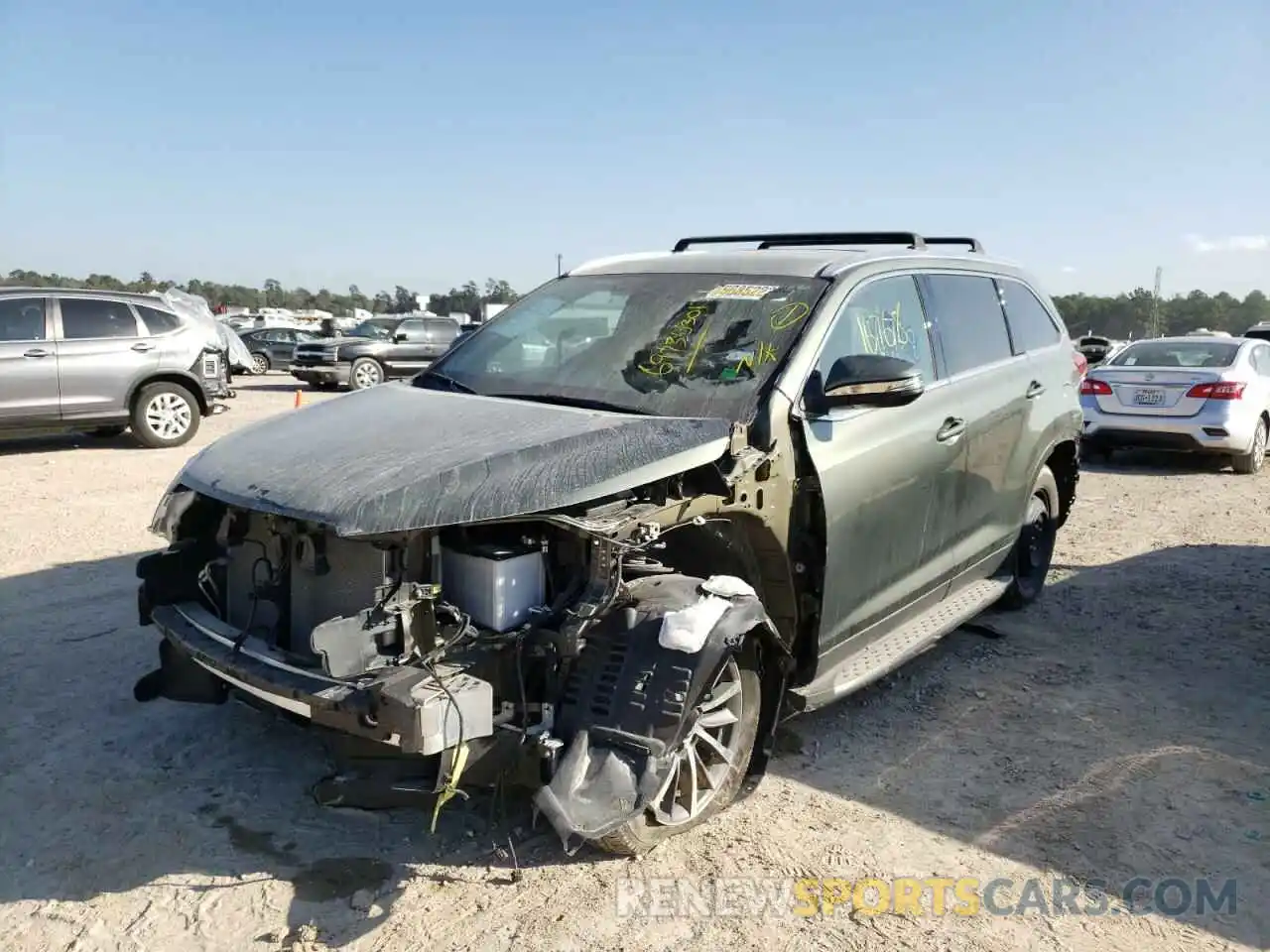 2 Photograph of a damaged car 5TDKZRFH3KS350481 TOYOTA HIGHLANDER 2019