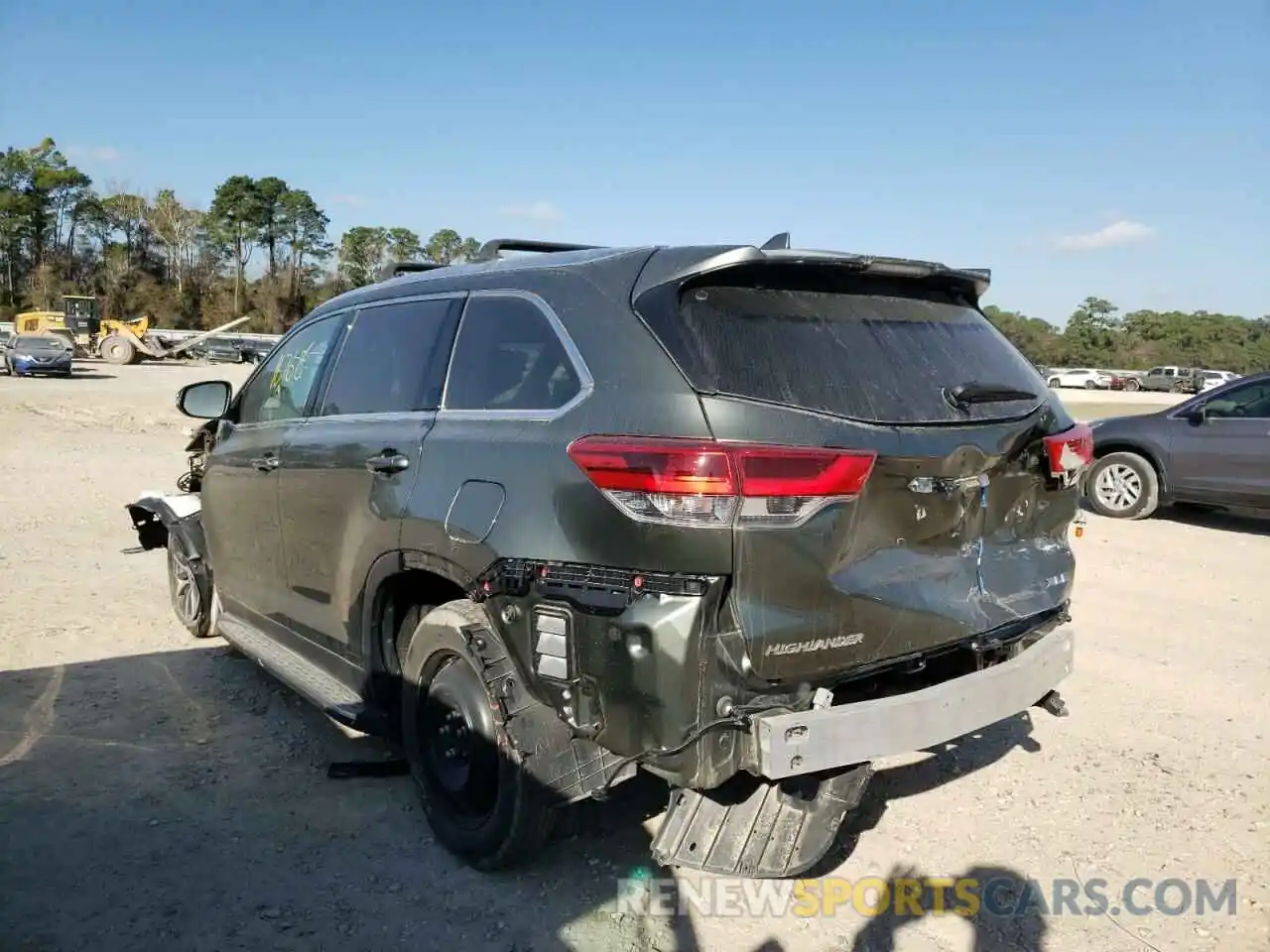 3 Photograph of a damaged car 5TDKZRFH3KS350481 TOYOTA HIGHLANDER 2019