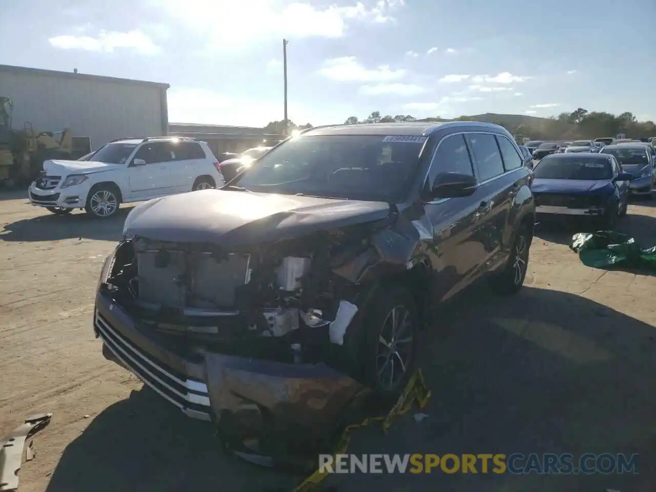 2 Photograph of a damaged car 5TDKZRFH3KS353414 TOYOTA HIGHLANDER 2019