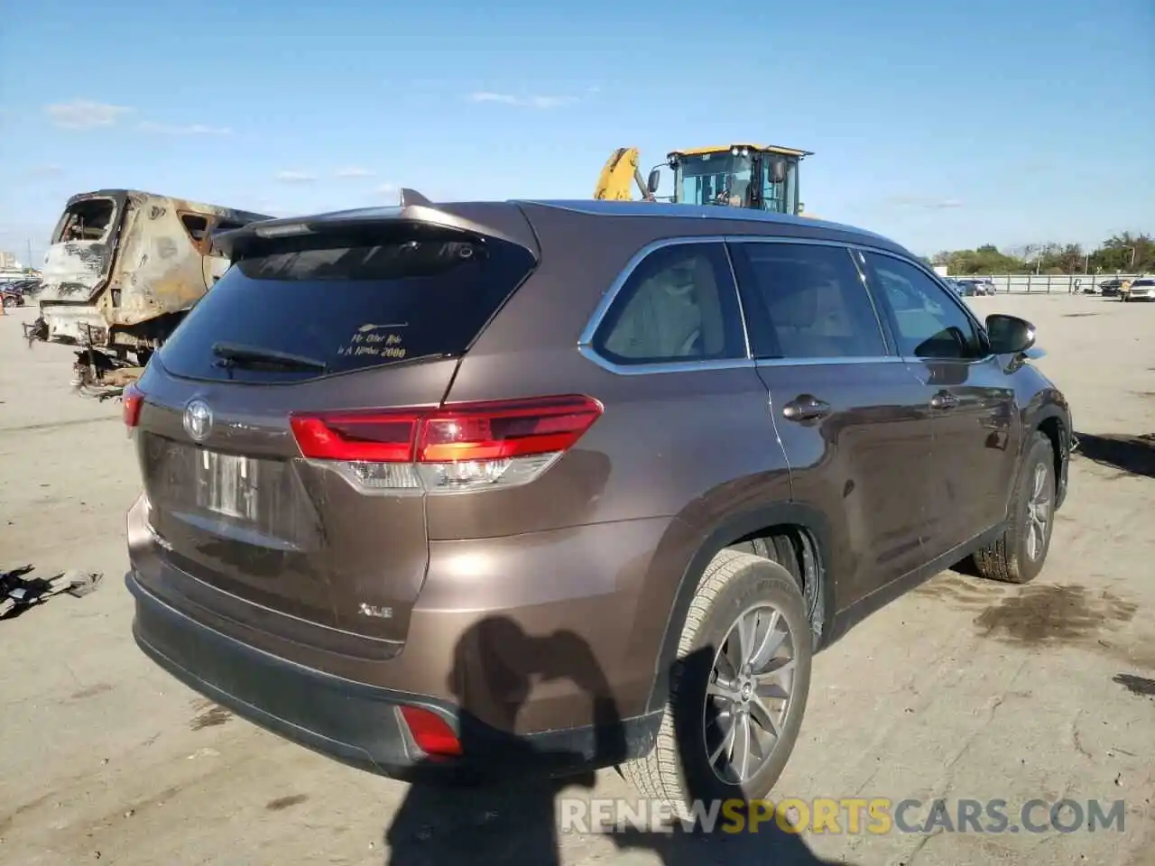 4 Фотография поврежденного автомобиля 5TDKZRFH3KS353414 TOYOTA HIGHLANDER 2019