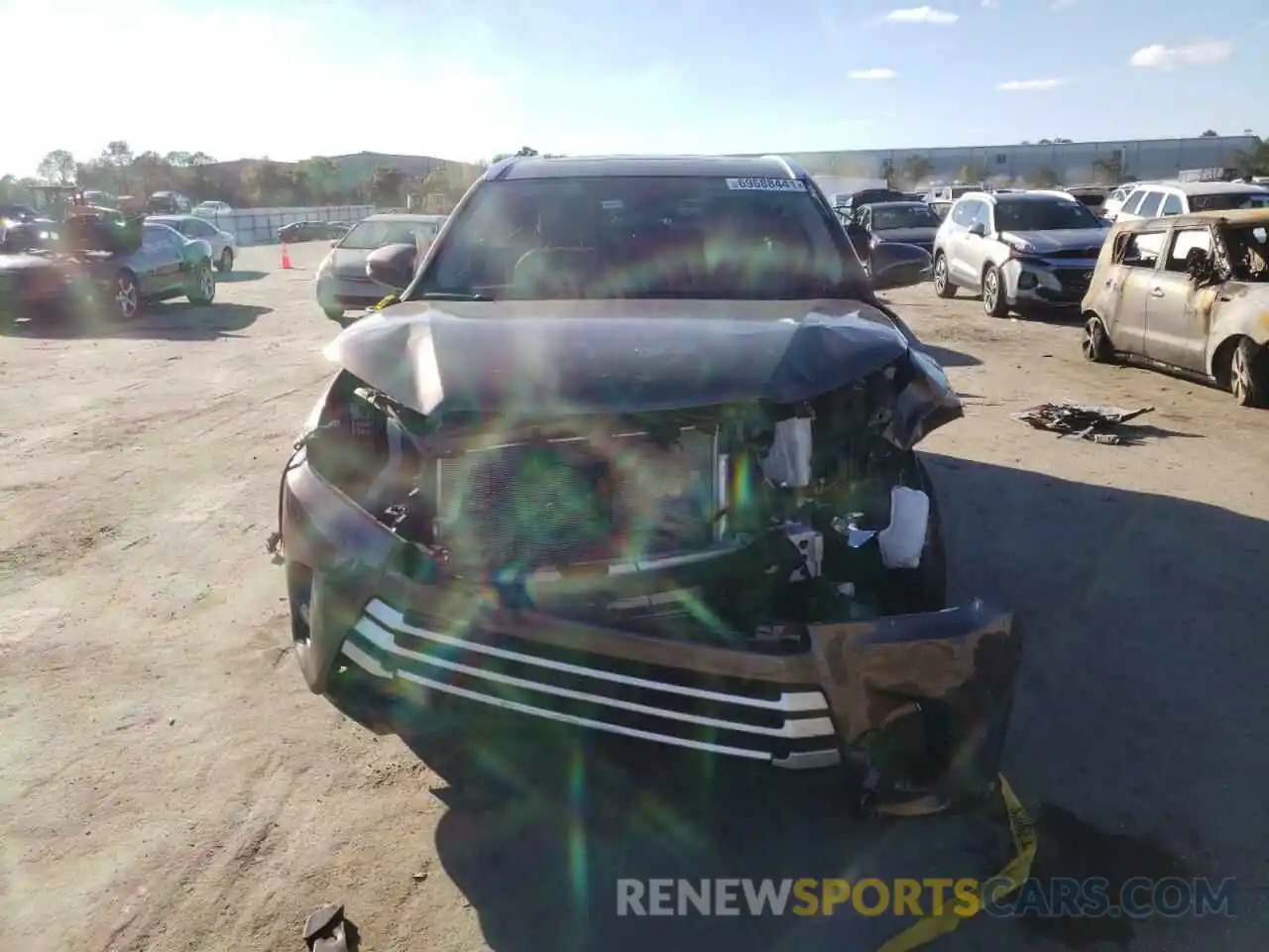 9 Photograph of a damaged car 5TDKZRFH3KS353414 TOYOTA HIGHLANDER 2019