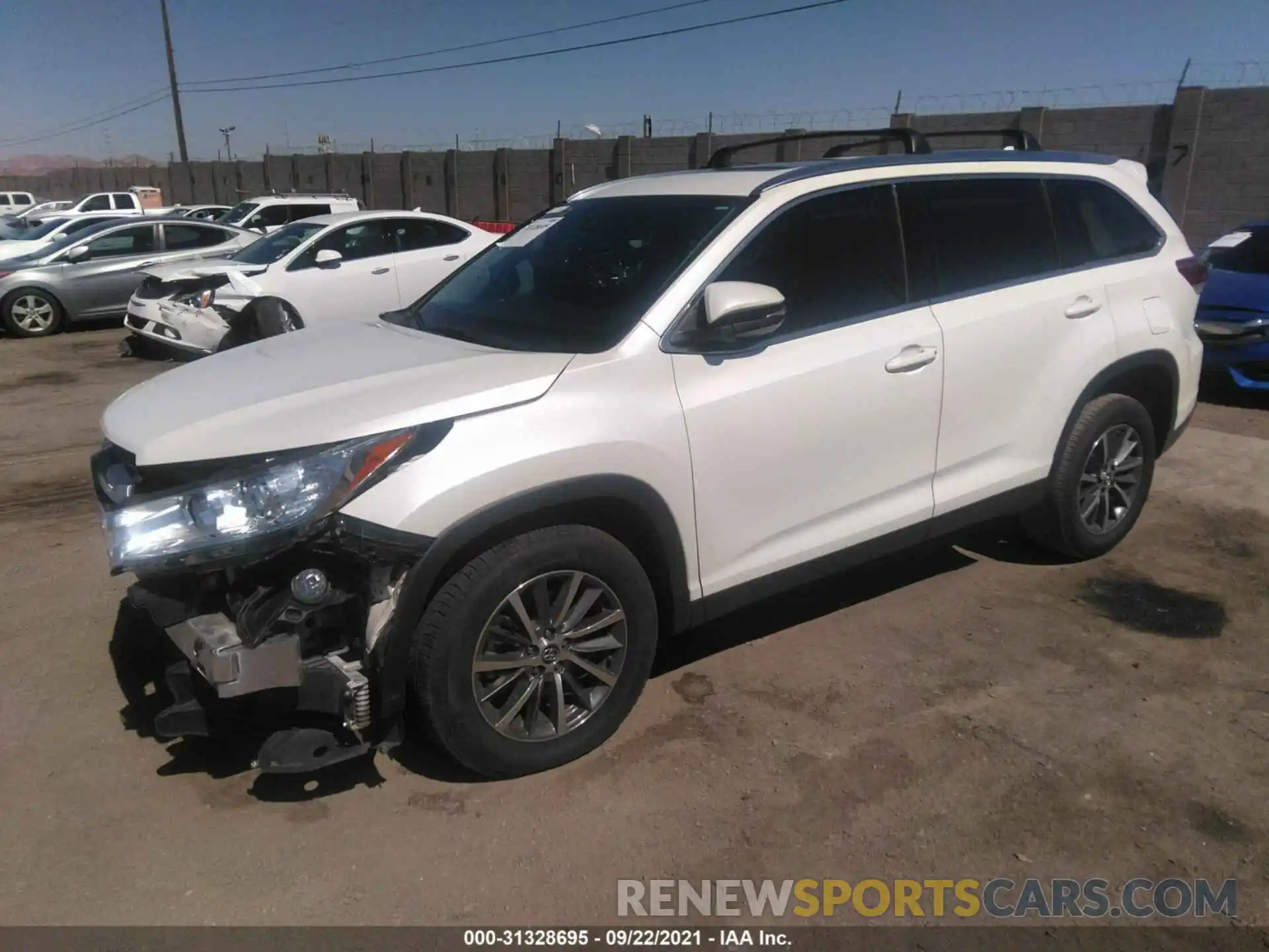 2 Photograph of a damaged car 5TDKZRFH3KS359004 TOYOTA HIGHLANDER 2019