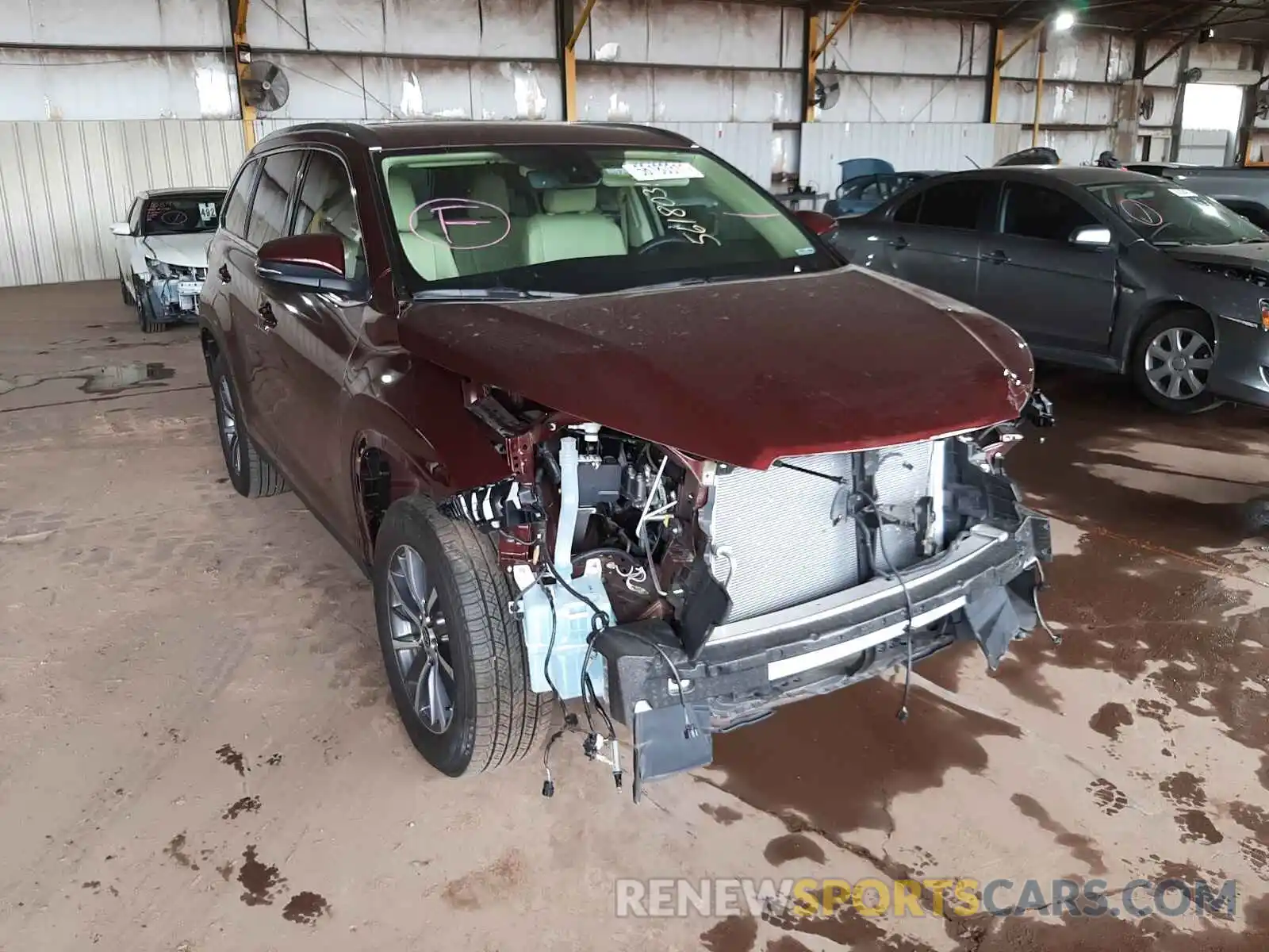 9 Photograph of a damaged car 5TDKZRFH3KS366227 TOYOTA HIGHLANDER 2019