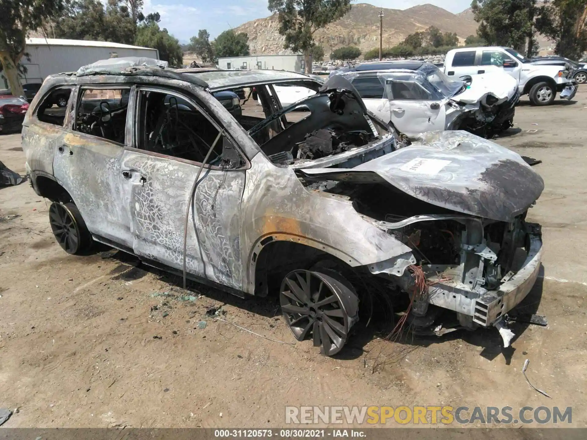 1 Photograph of a damaged car 5TDKZRFH3KS552804 TOYOTA HIGHLANDER 2019